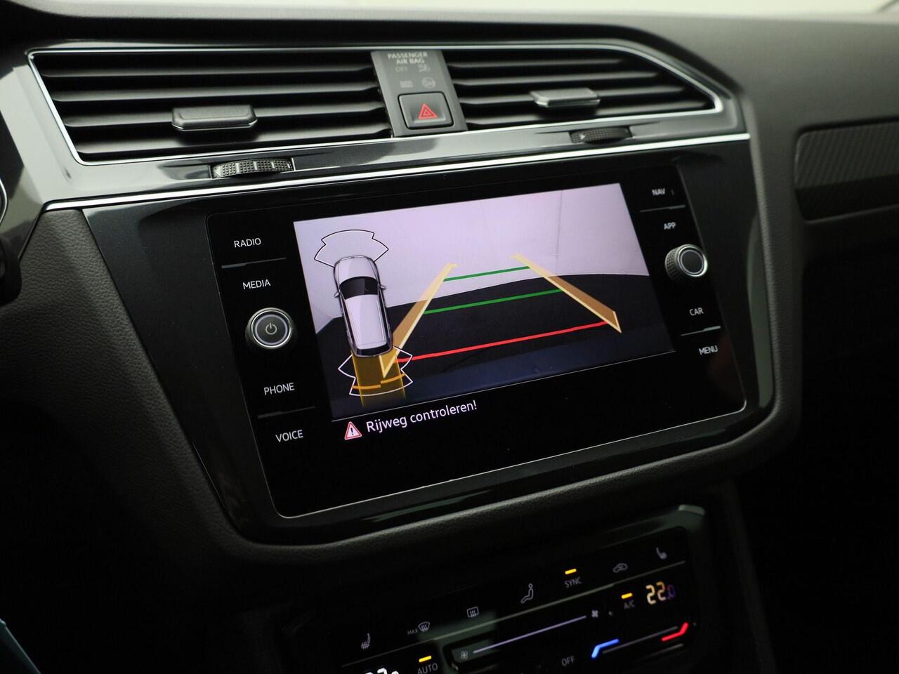 Volkswagen TIGUAN 1.5TSI/150PK R-Line DSG · Panoramadak · Apple/Android Car Play · Camera · Stoel -& Stuurverwarming