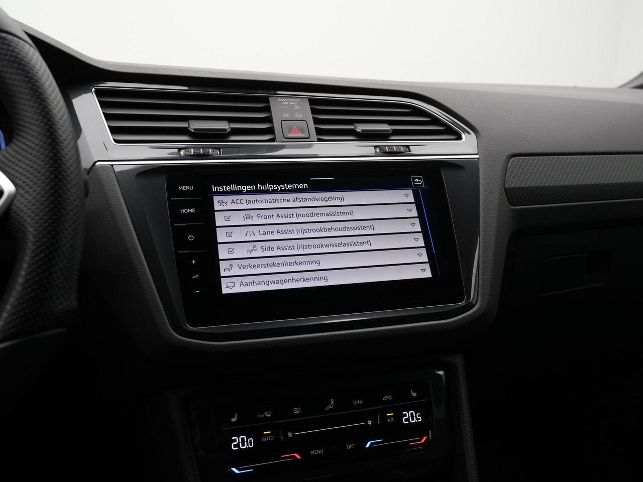 Volkswagen TIGUAN 1.4 TSI eHybrid 245 pk DSG R-Line | Panoramadak | Trekhaak | Navigatie Discover Pro | 360 camera | IQ Light | Stuur-/achterbankverwarming