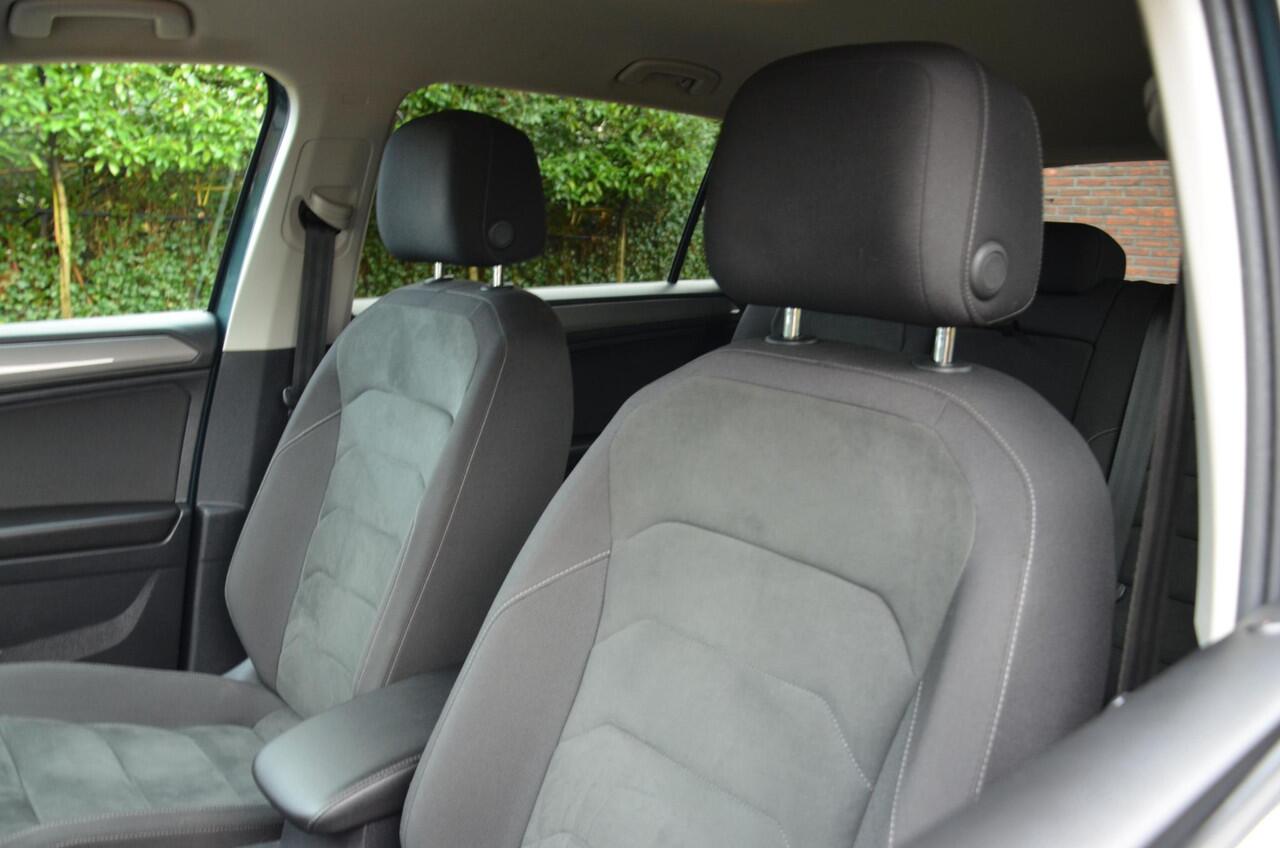 Volkswagen TIGUAN Allspace 1.5 TSI Life Business 7 Persoons Autoaat/Navi/Pdc/Ecc/Achteruitrijcamera/Stoel&Stuur verwarming/Virtueel dashboard/Privacy-Glass/Cr-Controle/18-Inc Lmv/Trekhaak