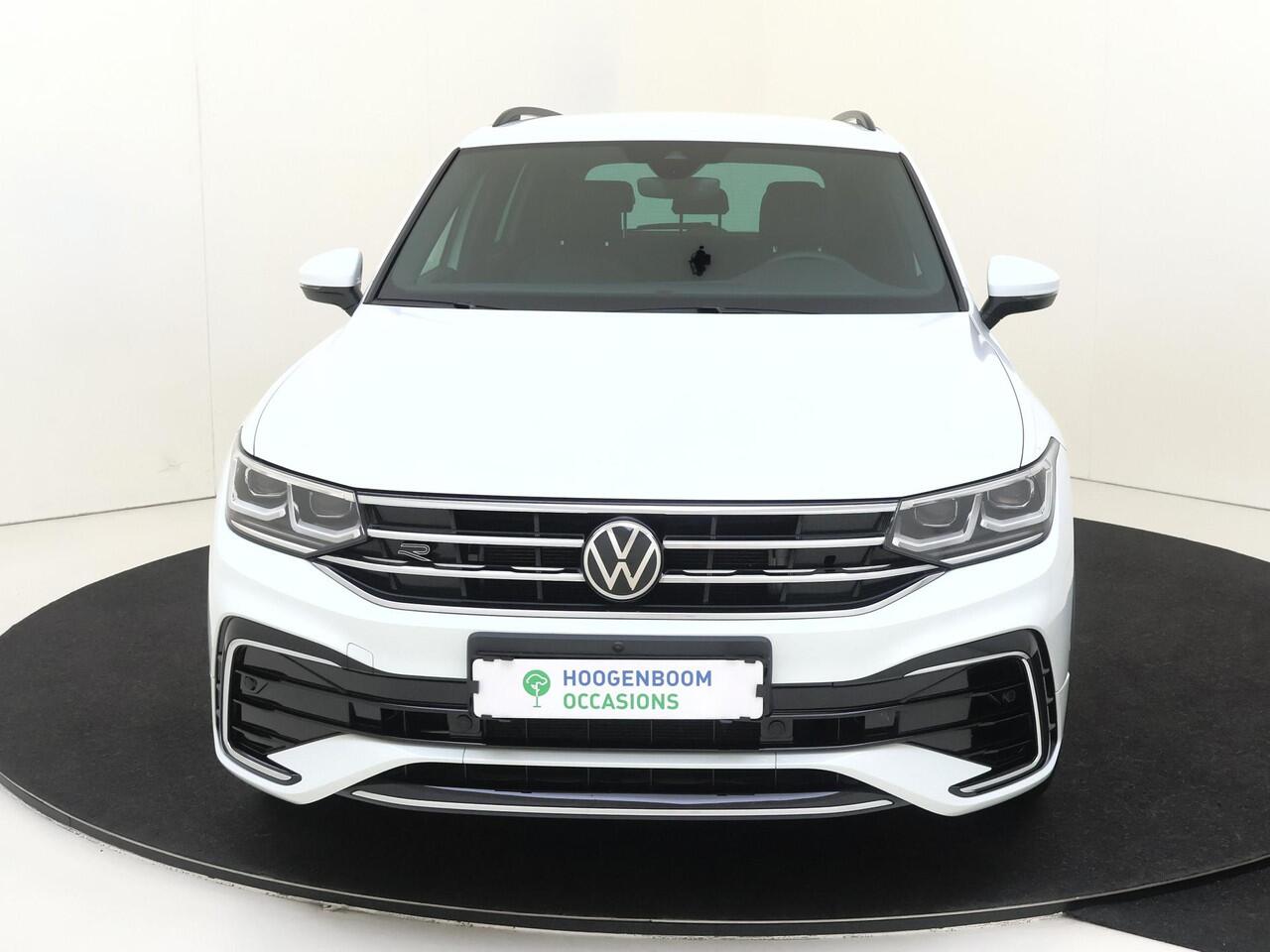 Volkswagen TIGUAN 1.4 TSI eHybrid R-Line Business | SoH 86% | 360 camera | Adaptieve cruise control | 3-zone airco | Dodehoek detectie | Keyless | Digital cockpit |