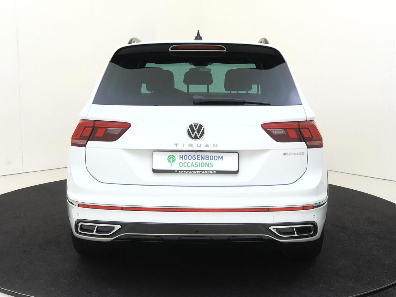 Volkswagen TIGUAN 1.4 TSI eHybrid R-Line Business | SoH 86% | 360 camera | Adaptieve cruise control | 3-zone airco | Dodehoek detectie | Keyless | Digital cockpit |