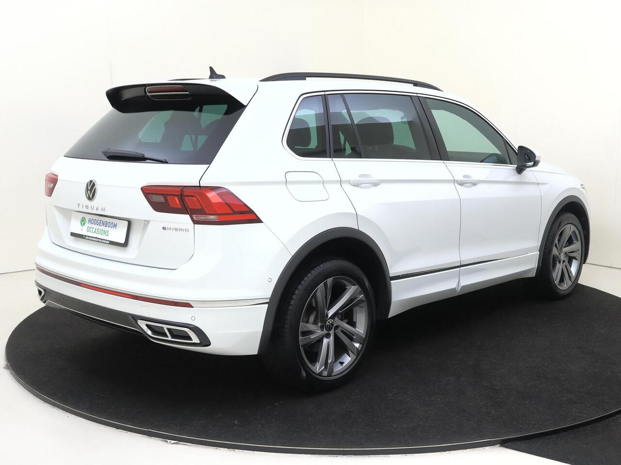 Volkswagen TIGUAN 1.4 TSI eHybrid R-Line Business | SoH 86% | 360 camera | Adaptieve cruise control | 3-zone airco | Dodehoek detectie | Keyless | Digital cockpit |