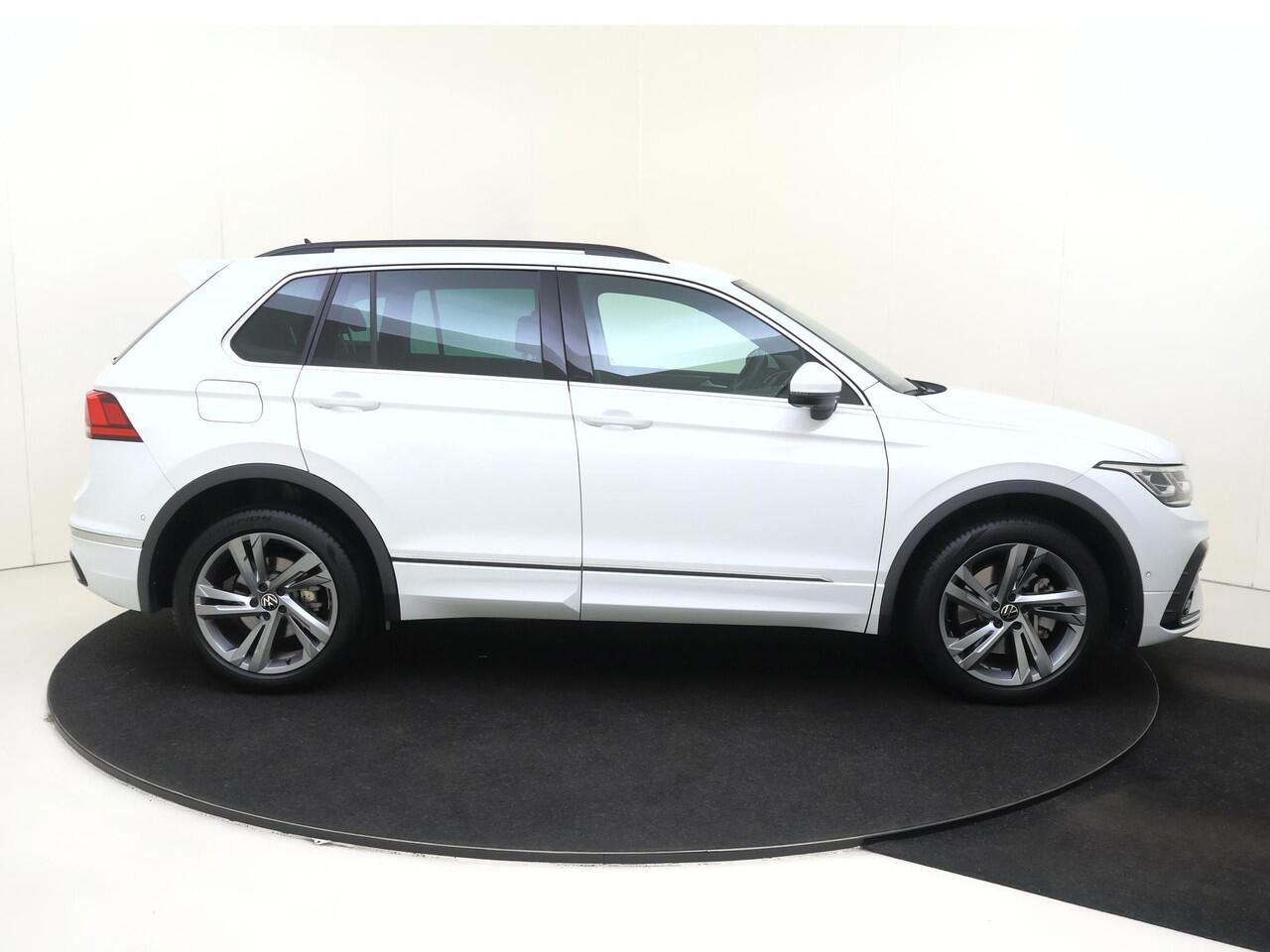 Volkswagen TIGUAN 1.4 TSI eHybrid R-Line Business | SoH 86% | 360 camera | Adaptieve cruise control | 3-zone airco | Dodehoek detectie | Keyless | Digital cockpit |