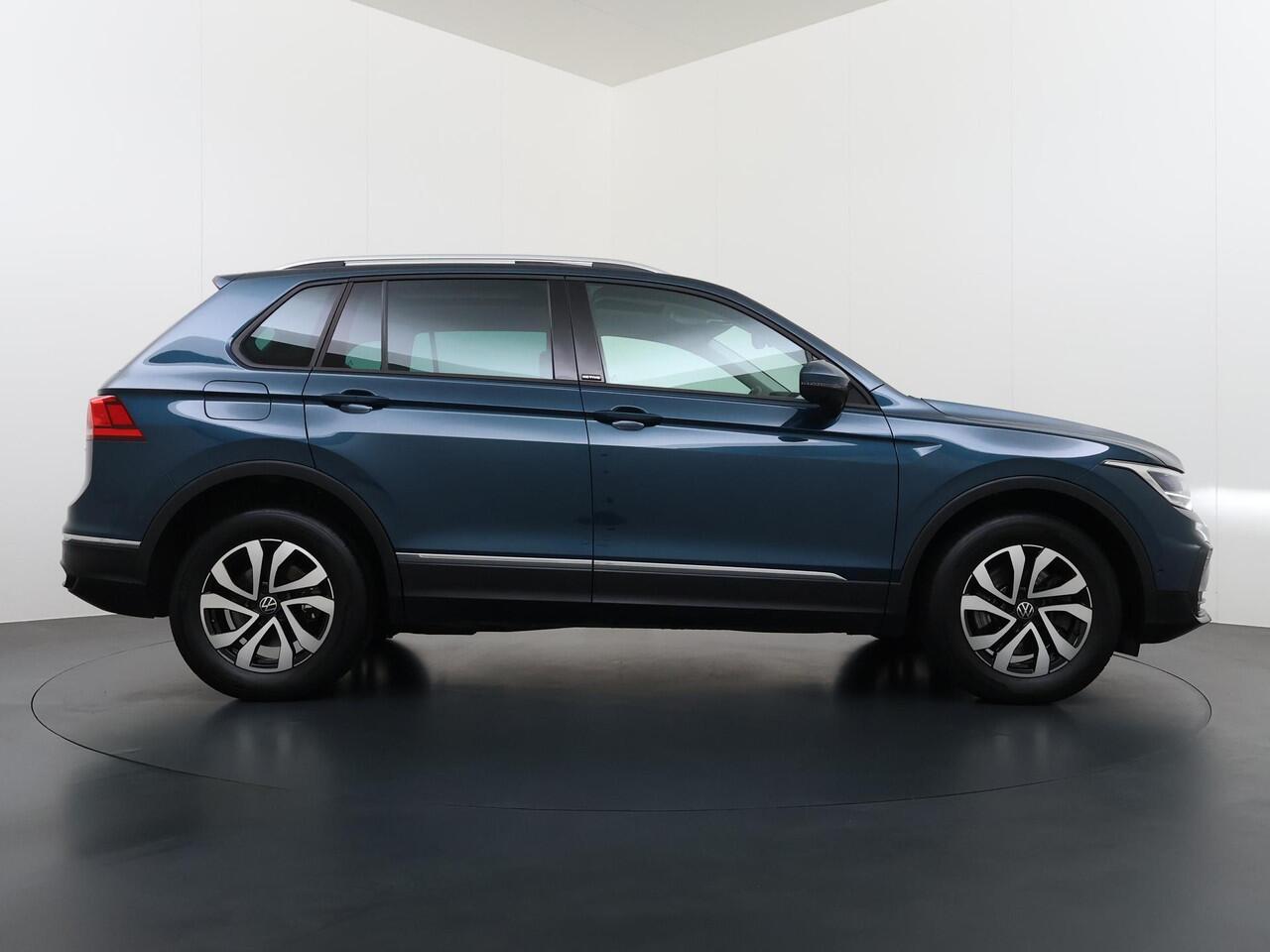 Volkswagen TIGUAN 1.4 TSI eHybrid PHEV VAN ¤32.900,- NU VOOR SLECHTS ¤29.877,- Uw LENTEVOORDEEL ¤3.023,- |ADAPTIVE CRUISE CONTROL| PANO| STOEL + STUURVERWARMING| 360 CAMERA| PARKEER ASSISTENT| RIJKLAARPRIJS INCL. 12 MND BOVAG GARANTIE