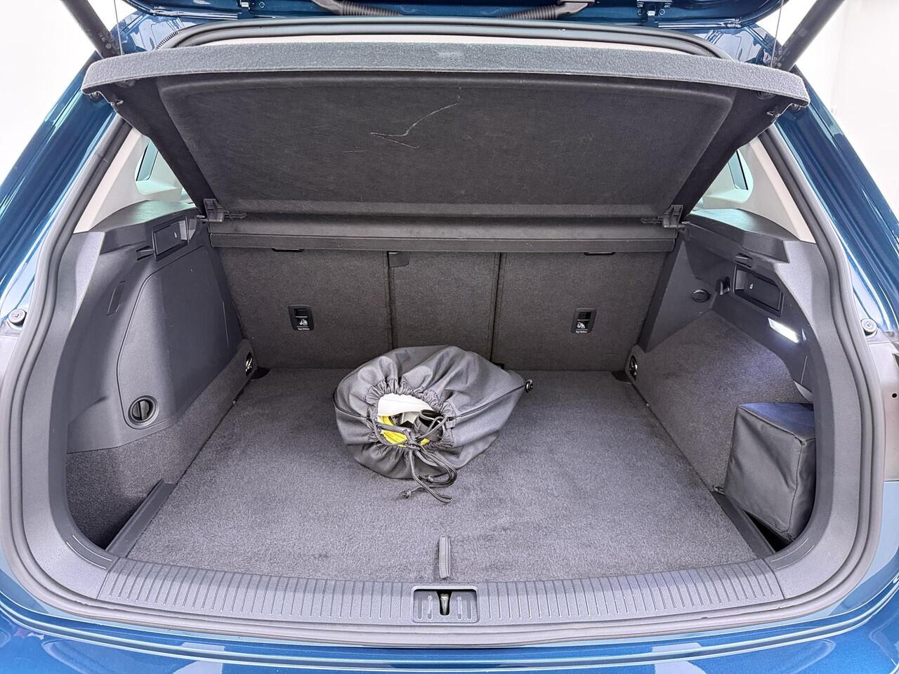 Volkswagen TIGUAN 1.4 TSI eHybrid PHEV ELEK. ACHTERKLEP| STOEL MASSAGE| STOEL + STUURVERWARMING| PARKEERSENS. VOOR EN ACHTER| RIJKLAARPRIJS INCL. 12 MND BOVAG GARANTIE