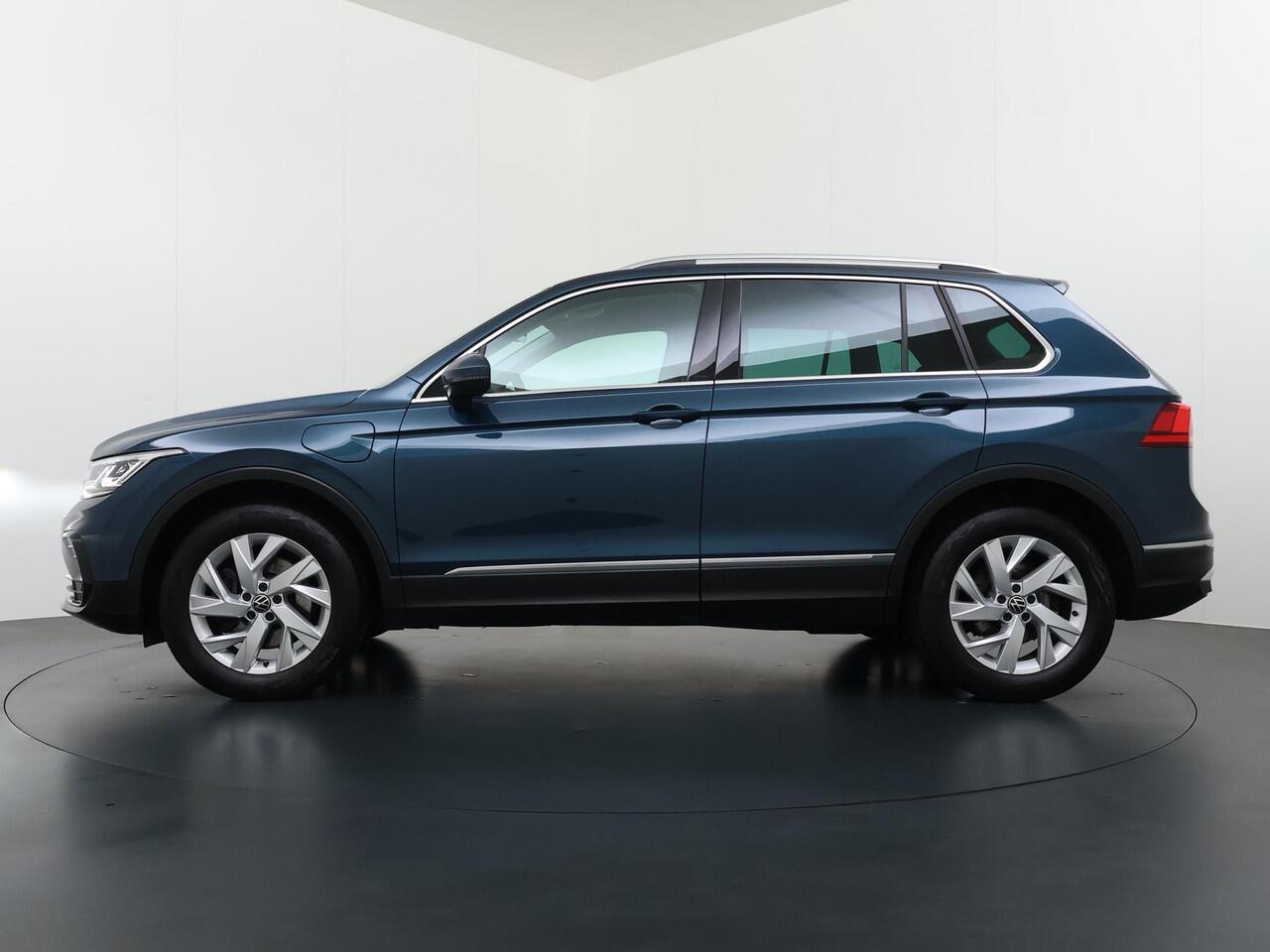 Volkswagen TIGUAN 1.4 TSI eHybrid PHEV ELEK. ACHTERKLEP| STOEL MASSAGE| STOEL + STUURVERWARMING| PARKEERSENS. VOOR EN ACHTER| RIJKLAARPRIJS INCL. 12 MND BOVAG GARANTIE