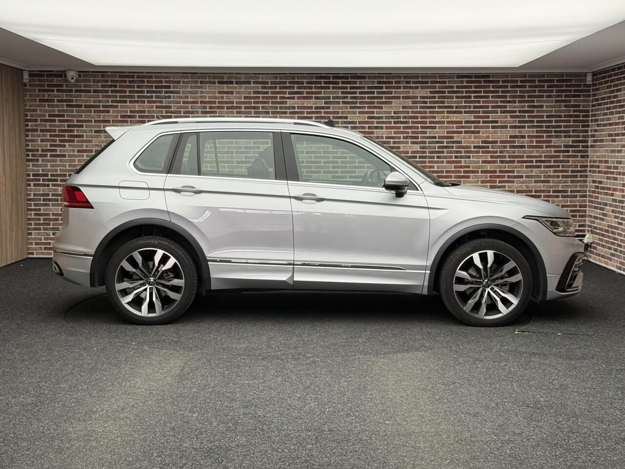 Volkswagen TIGUAN 1.4 TSI eHybrid R-Line Business+ Trekhaak | Panorama | Camera | Adap cruise