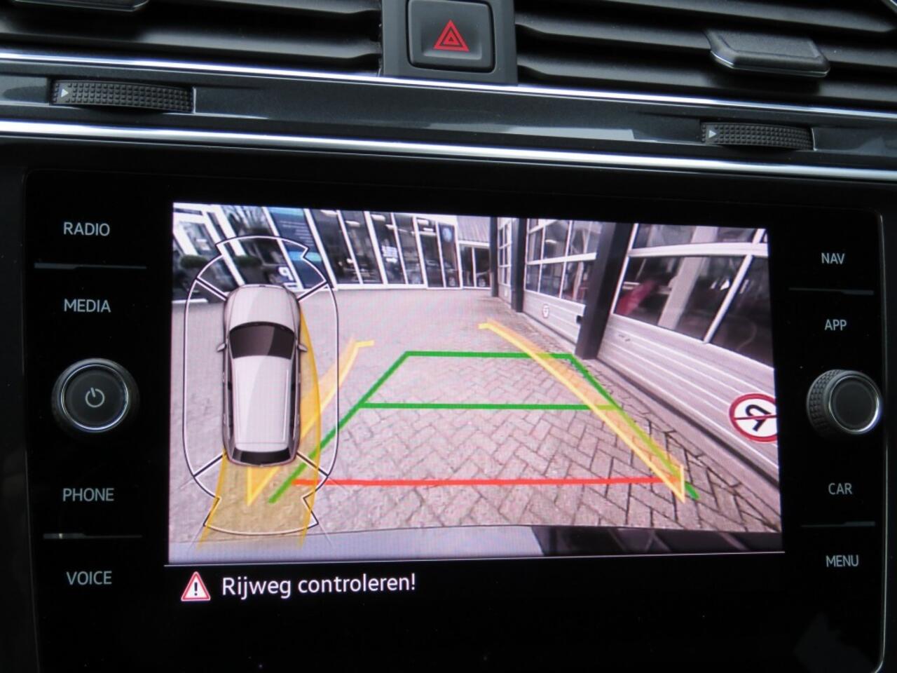 Volkswagen TIGUAN 1.4 TSI 245pk eHybrid ACTIVE / Trekhaak / Camera / Stoel en stuurverw. / BOVAG garantie