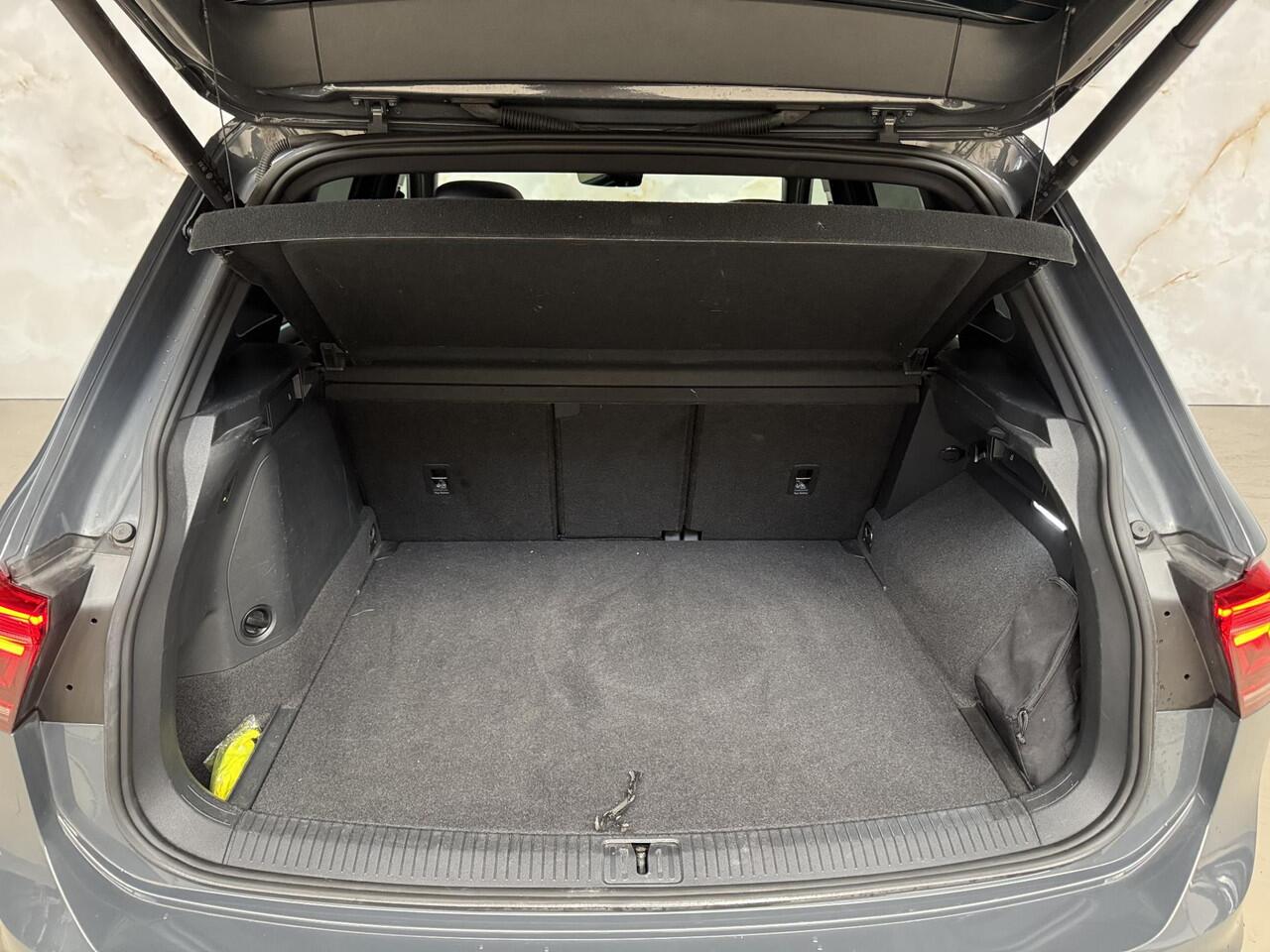 Volkswagen TIGUAN 1.4 TSI eHybrid R-Line / Pano / 360 / Led /