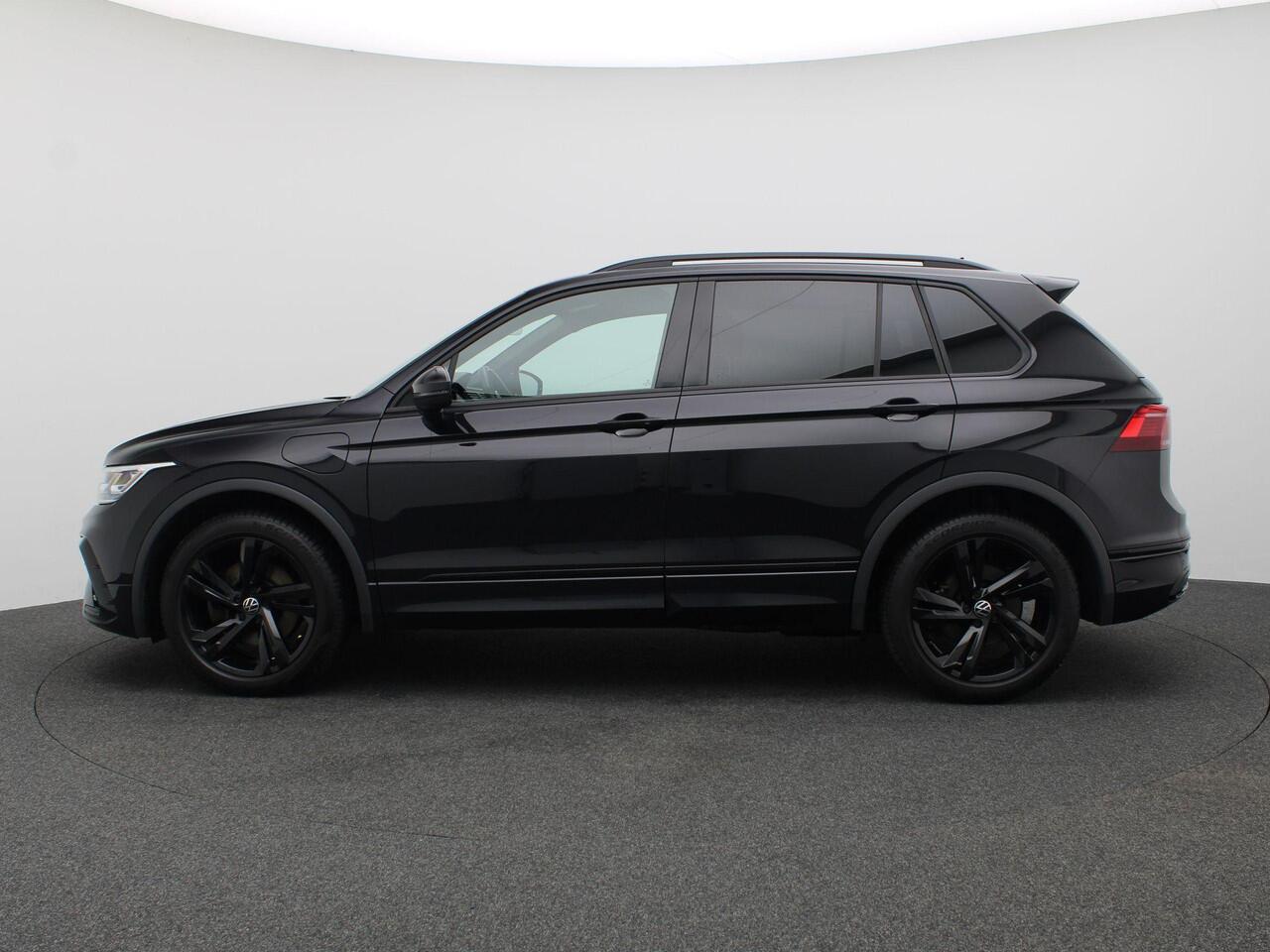 Volkswagen TIGUAN 1.4 TSI eHybrid R-Line Business+ 245PK DSG SOH 91%, Trekhaak, Black Style, 19" LM Velgen, Keyless, Stoel-Stuurverwarming