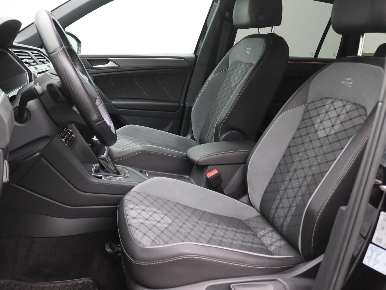 Volkswagen TIGUAN 1.4 TSI eHybrid R-Line Business+ 245PK DSG SOH 91%, Trekhaak, Black Style, 19" LM Velgen, Keyless, Stoel-Stuurverwarming