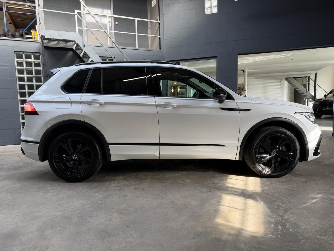 Volkswagen TIGUAN 2.0 TSI 4Motion 3x R-line PANO-HUD-IQ LED-TREKHAAK
