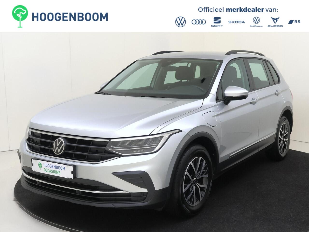 Volkswagen TIGUAN 1.4 TSI eHybrid Life | SoH 89% | Achteruitrijcamera | Adaptieve cruise control | Digital cockpit Pro | Stoel- en stuurwielverwarming | CarPlay | 3-zone airco |