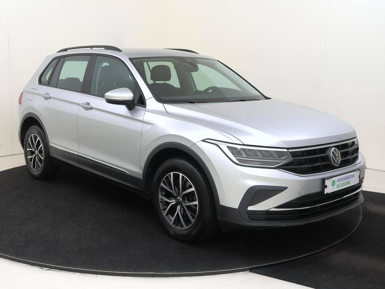 Volkswagen TIGUAN 1.4 TSI eHybrid Life | SoH 89% | Achteruitrijcamera | Adaptieve cruise control | Digital cockpit Pro | Stoel- en stuurwielverwarming | CarPlay | 3-zone airco |