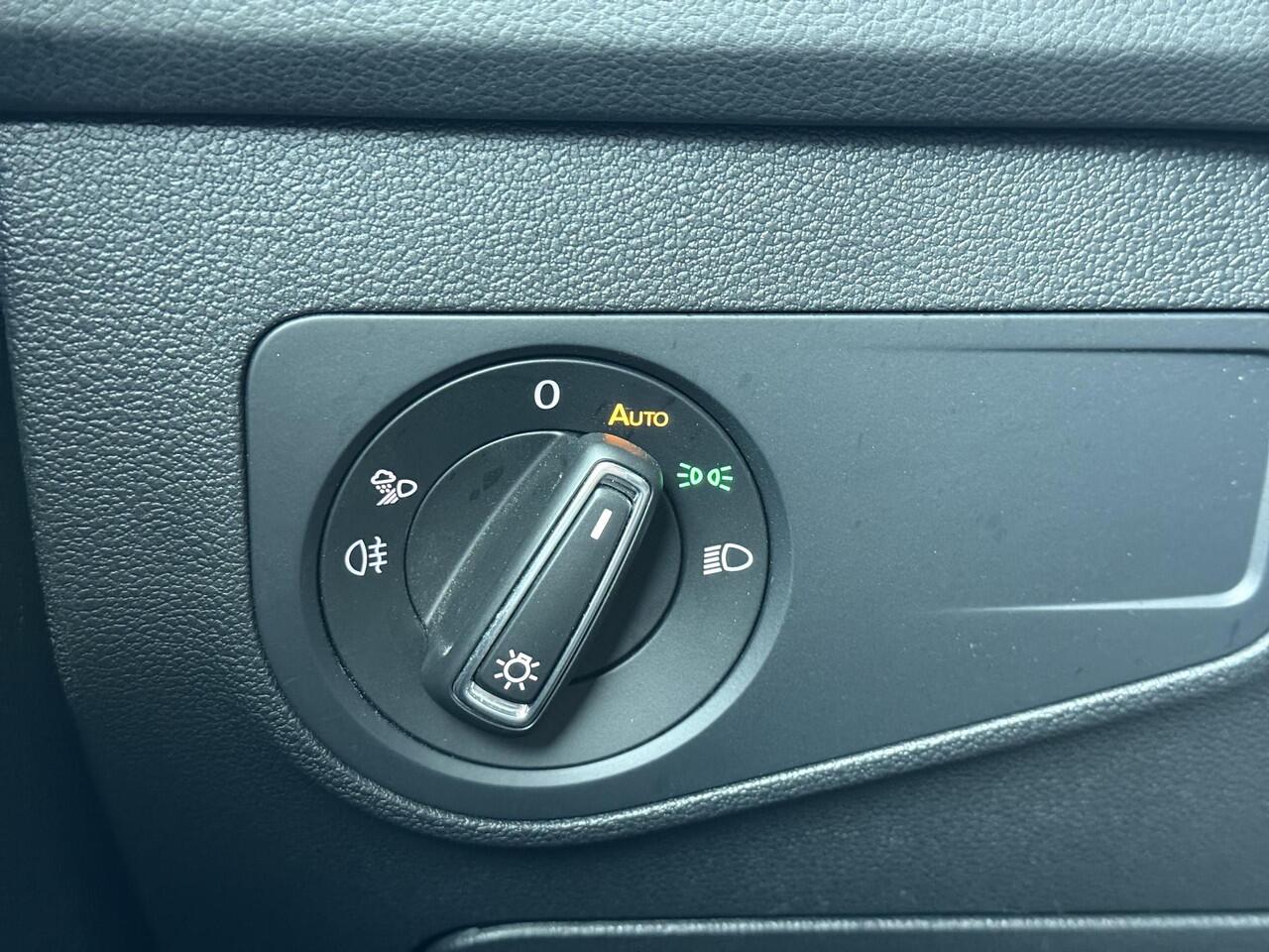 Volkswagen TIGUAN 1.4 TSI eHybrid R-Line Business+ | 245 PK | SoH 94% | Matrix LED koplampen (IQ.Light) | Achterklep easy open & close | 19" LM velgen | Achteruitrijcamera |