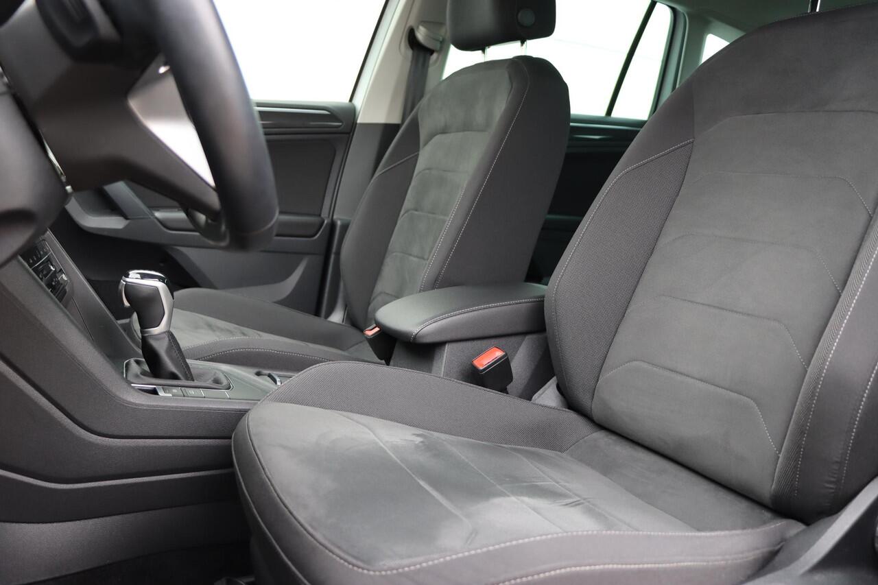 Volkswagen TIGUAN 1.4 eHybrid Elegance 245pk DSG6 | IQ.Light | Stoel- en Stuurverwarming