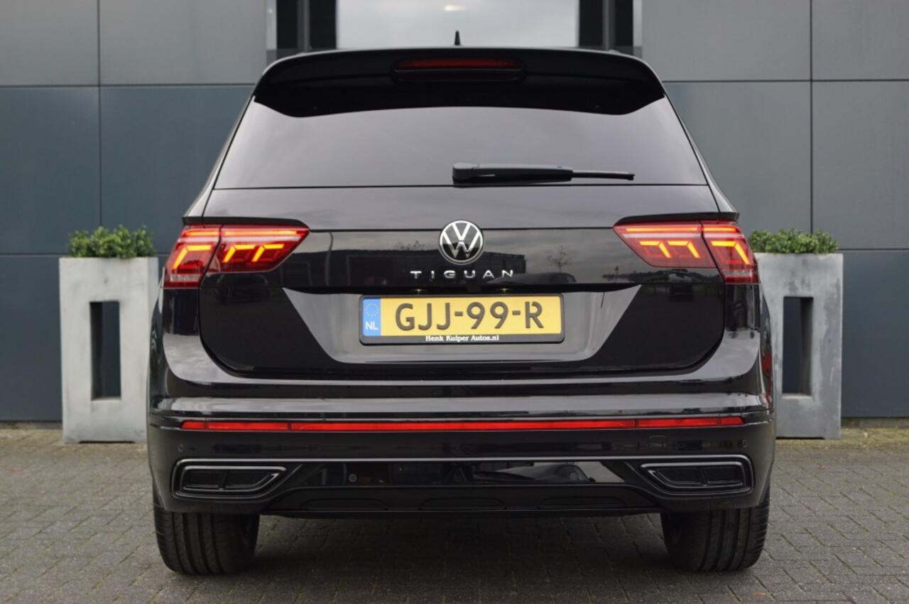 Volkswagen TIGUAN 1.5 TSI DSG R-Line Blackstyle/ Panodak /IQ LED/ Trekhaak/Camera