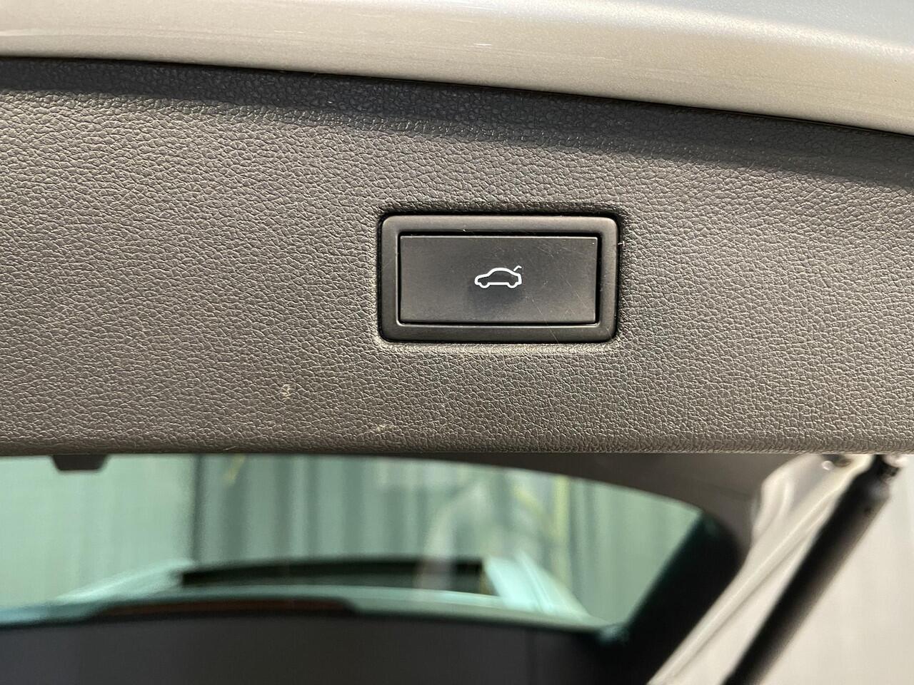 Volkswagen TIGUAN 1.4 TSI eHybrid Elegance 19"/Panoramadak/Trekhaak/IQ Lights/Dodehoek/Camera/Adaptieve cruise/Elektrische klep/Stoel + stuurverwarming