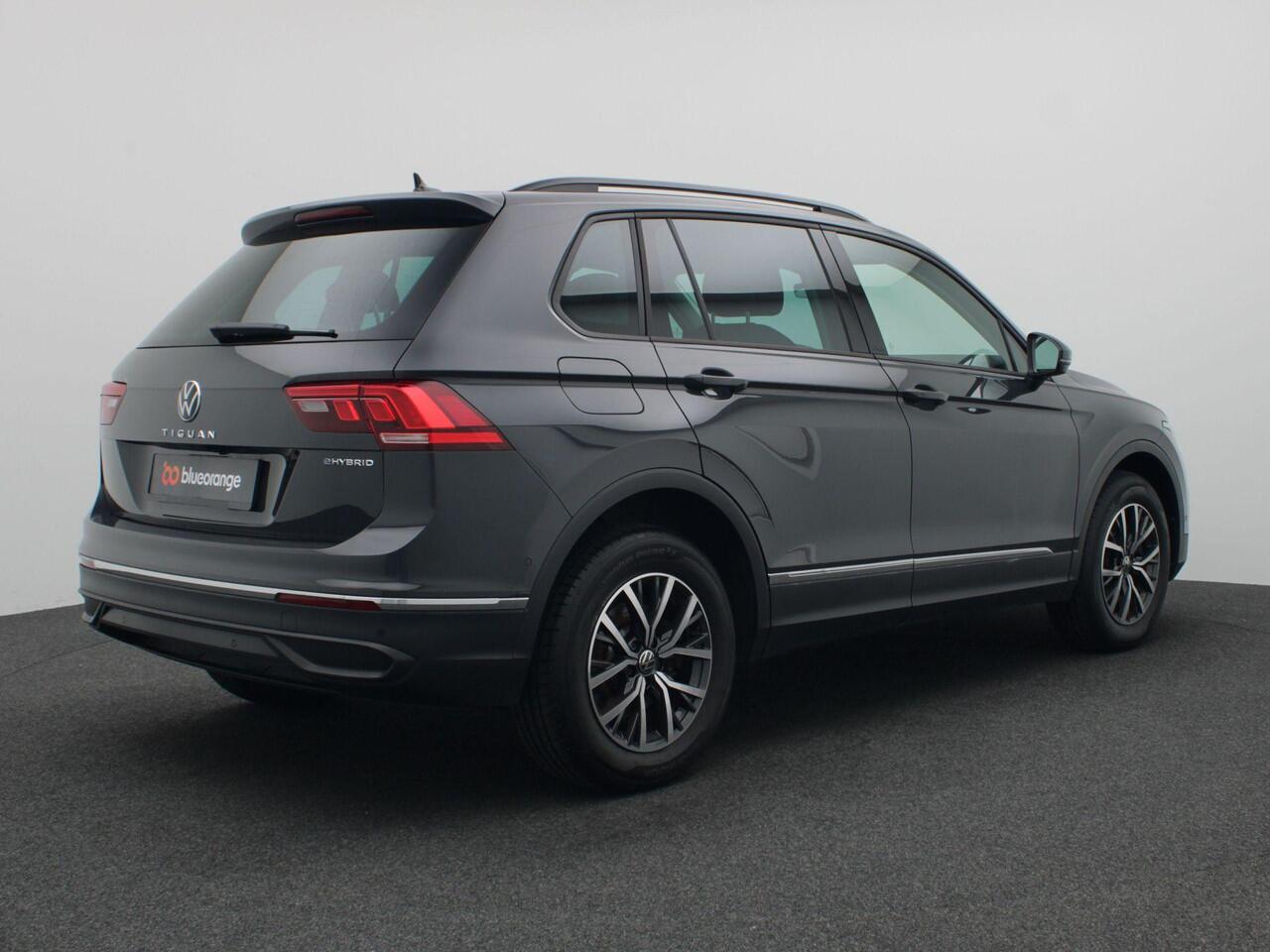 Volkswagen TIGUAN 1.4 Life Business eHybrid 245PK DSG keyless, head-up, led koplampen, achteruitrijcamera, elektrische achterklep, side assist, keyless, stuur-stoelverwarming, alarm, 17" lichtmetaal