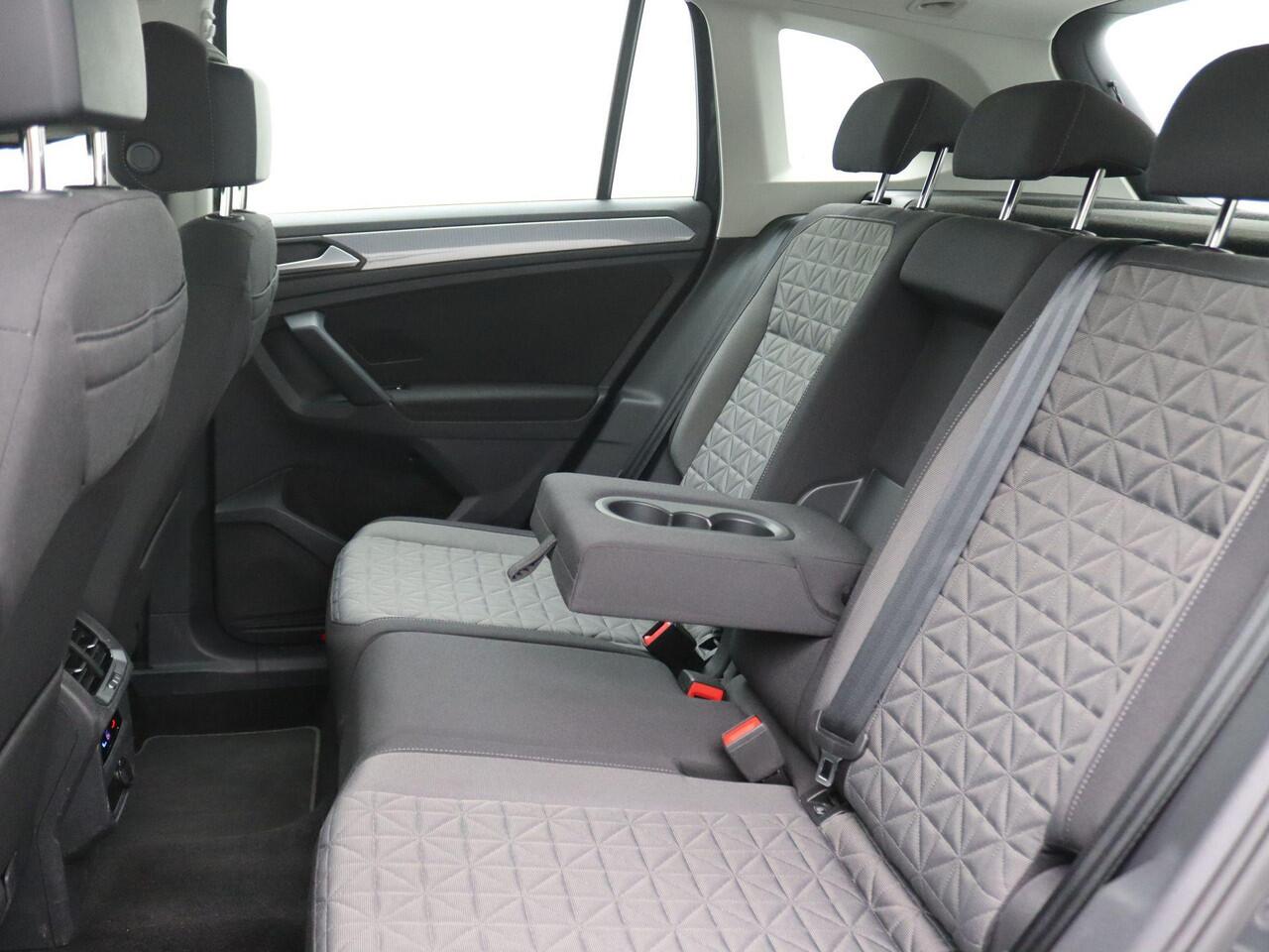 Volkswagen TIGUAN 1.4 TSI Life e-hybrid 245PK DSG full led, trekhaak, alarm, keyless, elek. bedienbare achterklep, 17" lichtmetaal