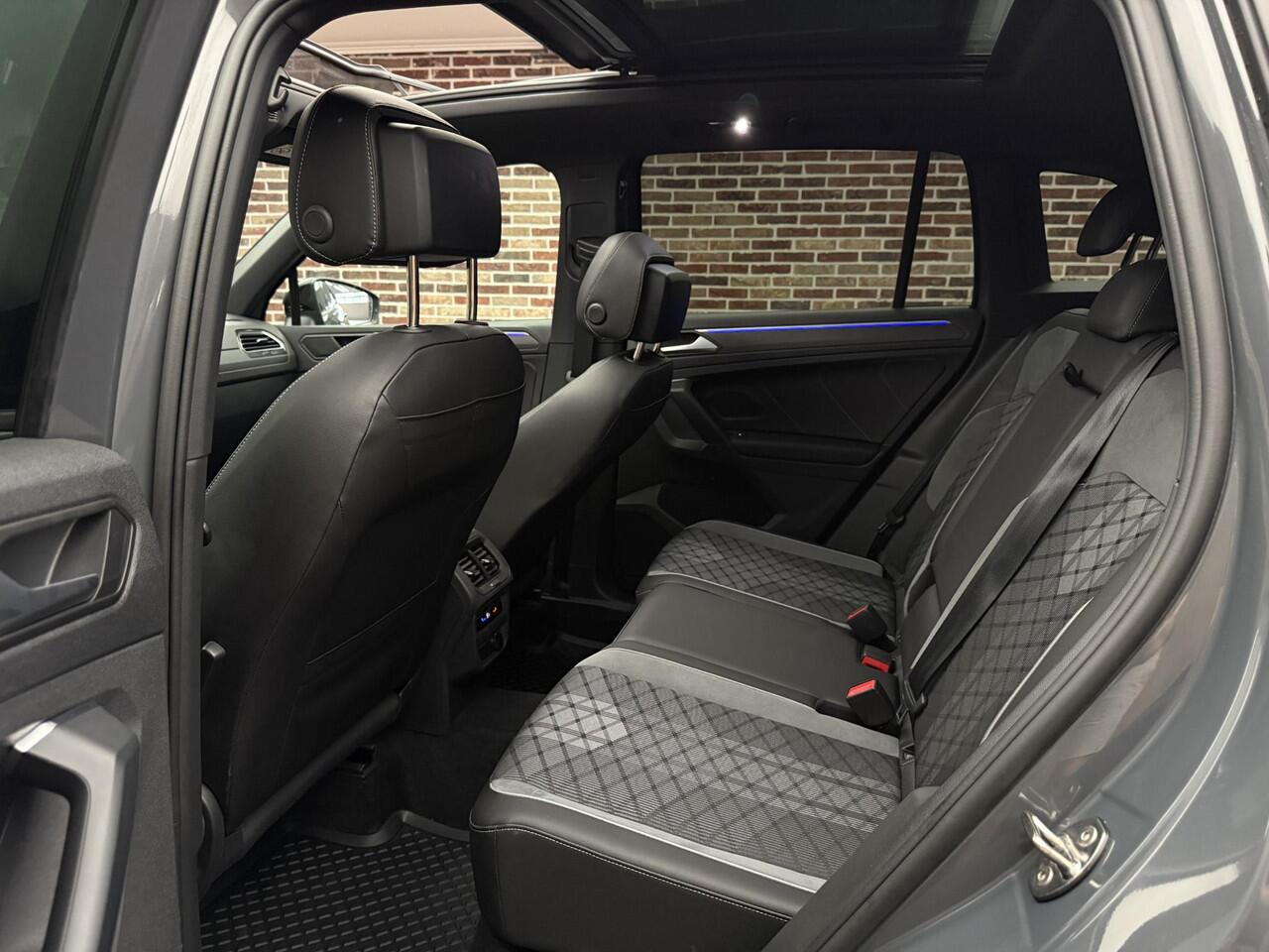 Volkswagen TIGUAN 1.5 TSI R-Line DAK SFEER TREKHAAK KEYLESS CAMERA