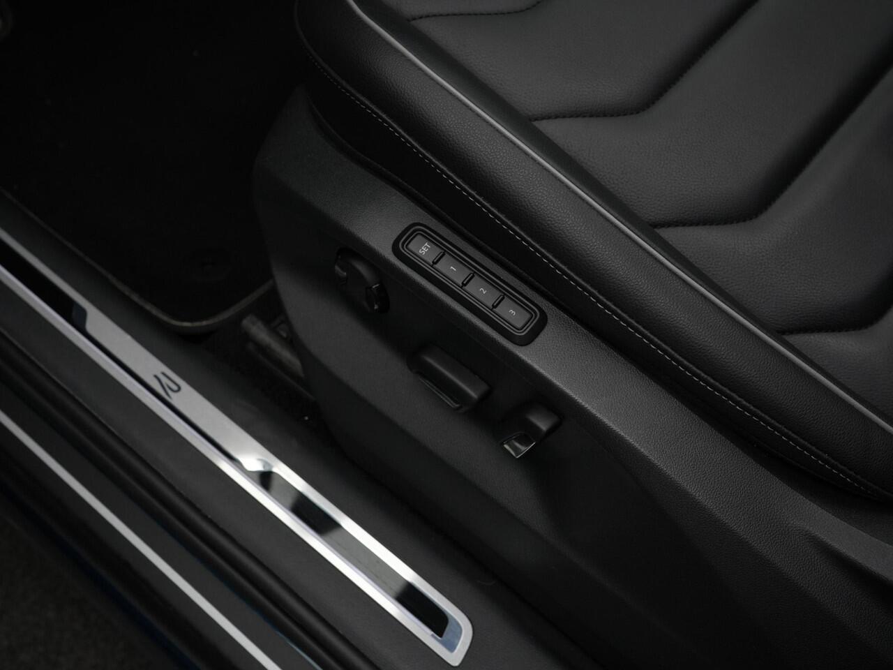 Volkswagen TIGUAN 1.4 TSI 245 pk DSG eHybrid R-Line Business+ | Panoramadak | Trekhaak | Leder | Geheugenstoelen | Rondomzicht camera | IQ Light | Stuur-/achterbankverwarming