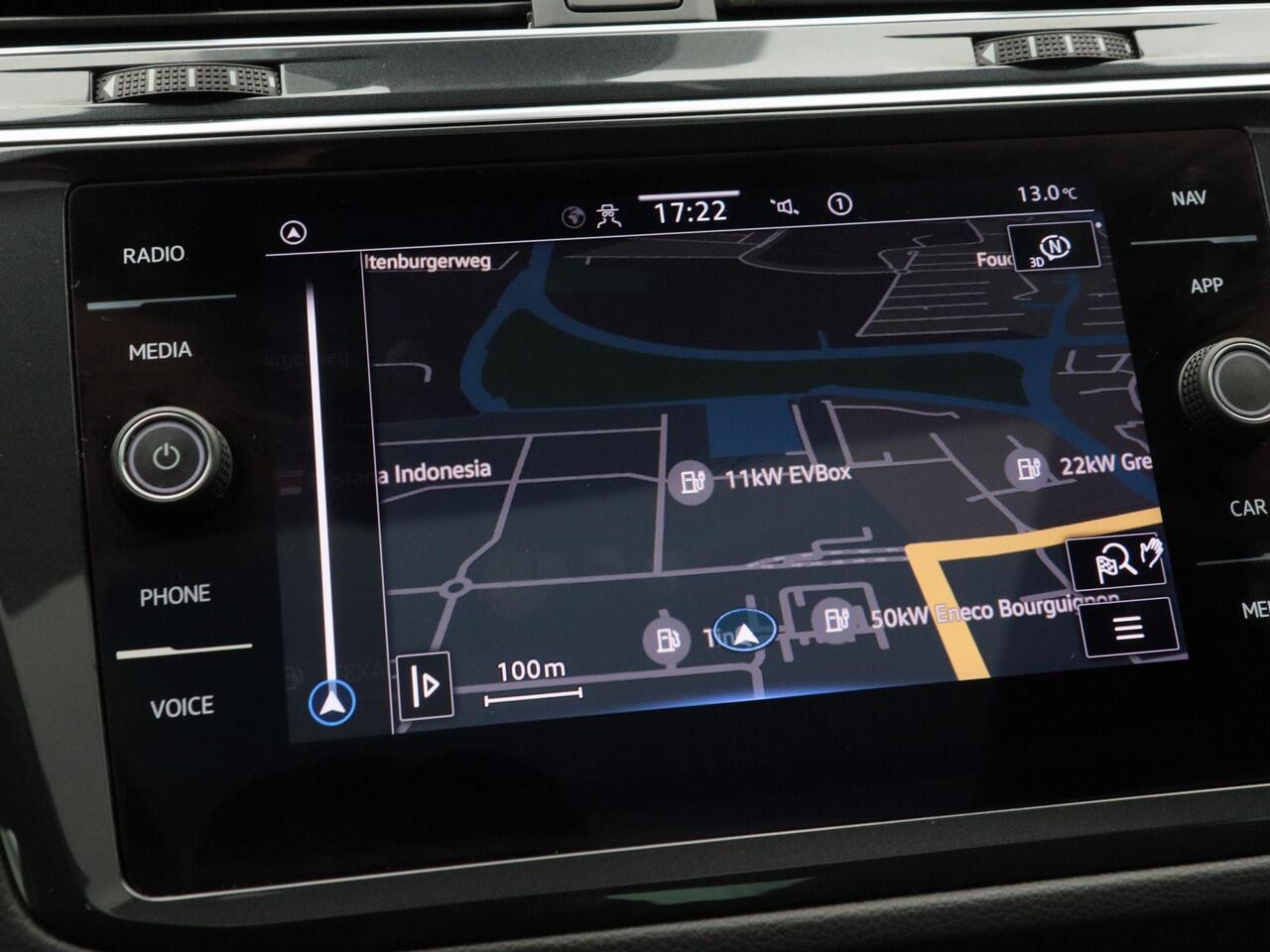 Volkswagen TIGUAN 1.5 TSi 150 Pk Automaat R-Line Business+ | IQ.Light Matrix LED | Panoramadak | Virtual Cockpit | Elektrische Stoelen | Trekhaak | 19 Inch | Leder | Camera | 39.655 KM!!