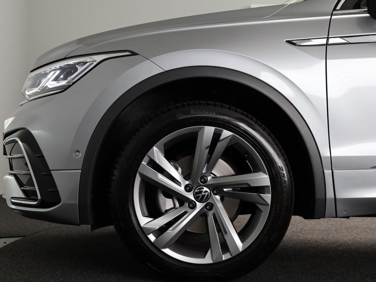 Volkswagen TIGUAN Allspace 1.5 TSI R-Line Business 150PK | Automaat (DSG) | Wegklapbare trekhaak | Panoramadak