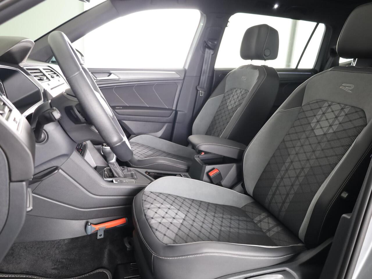 Volkswagen TIGUAN Allspace 1.5 TSI R-Line Business 150PK | Automaat (DSG) | Wegklapbare trekhaak | Panoramadak