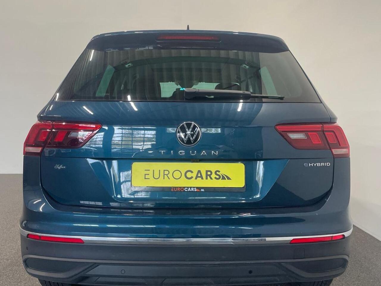 Volkswagen TIGUAN 1.4 TSI 245pk eHybrid Life Business Panoramadak Navigatie Apple Carplay/Android Auto Camera Parkeersensoren Adaptive Cruise Control Elektrische achterklep Virtual Cockpit Lichtmetalen velgen Climate Control