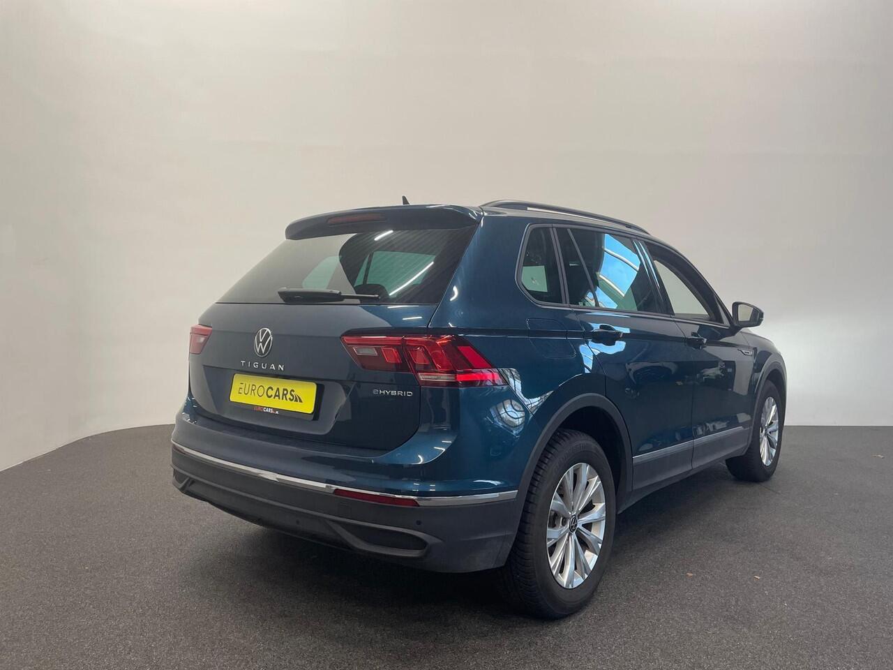 Volkswagen TIGUAN 1.4 TSI 245pk eHybrid Life Business Panoramadak Navigatie Apple Carplay/Android Auto Camera Parkeersensoren Adaptive Cruise Control Elektrische achterklep Virtual Cockpit Lichtmetalen velgen Climate Control