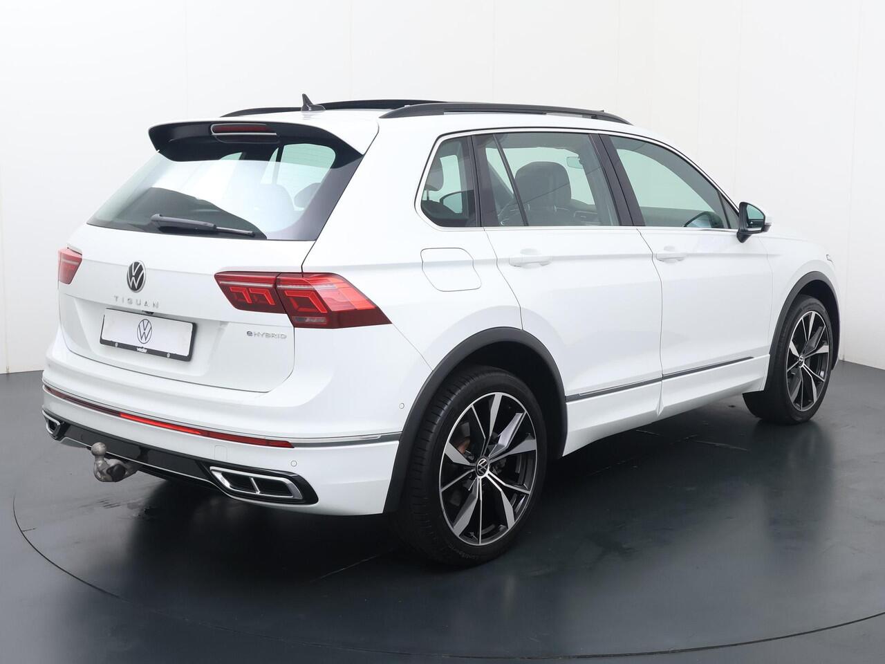 Volkswagen TIGUAN 1.4 TSI eHybrid R-Line Business+ | 245 PK | SoH 91% | Trekhaak | Panoramadak | 360 Graden camera | 20"LM velgen | Adaptive cruise control | R-Line |
