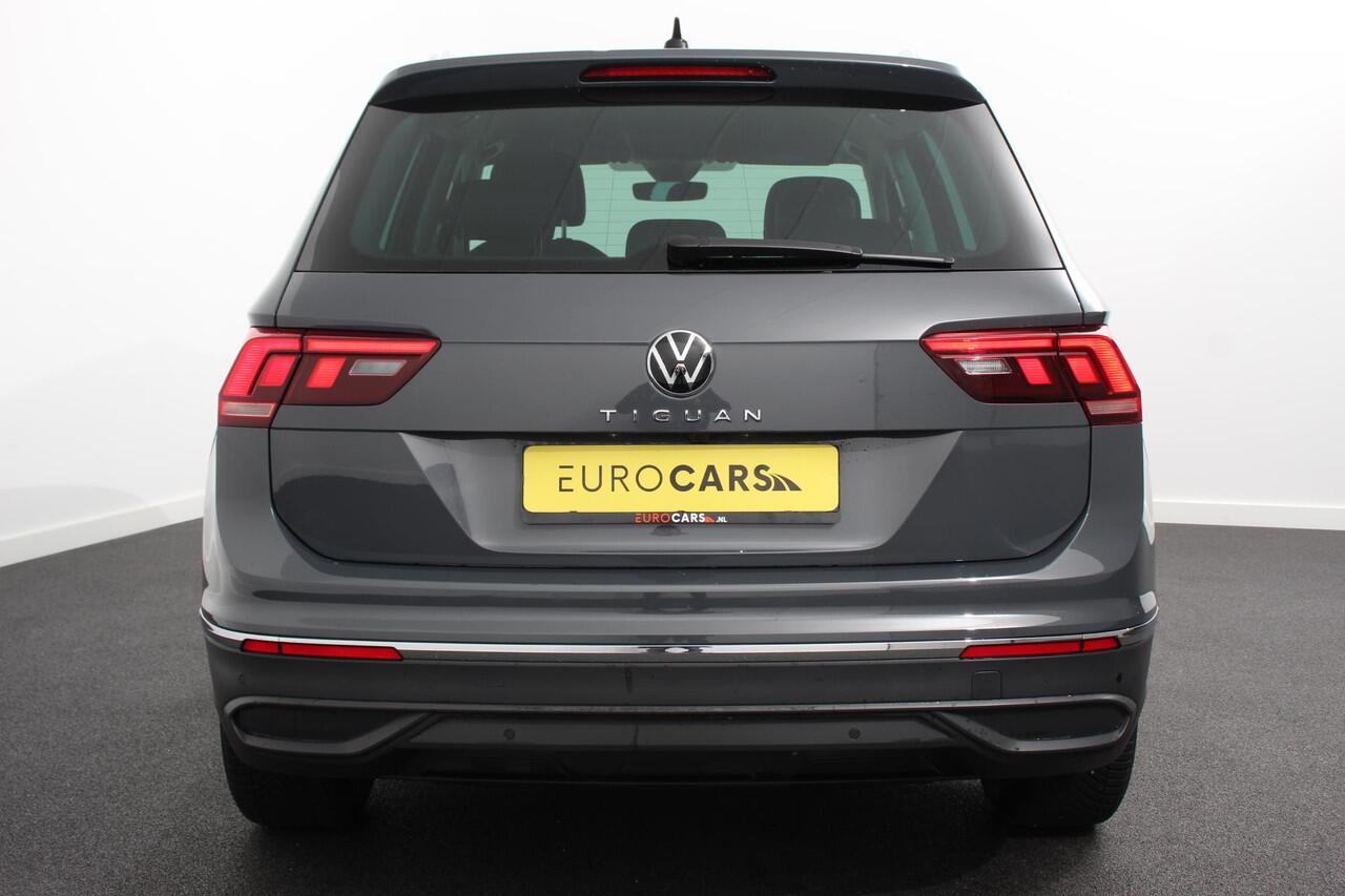 Volkswagen TIGUAN 1.5 TSI DSG Active | Navigatie | App connect Wireless | Adaptive Cruise Control | Travel Assist | Parkeersensoren | Camera | Park Assist | Stoel- en stuurverwarming | Elektrische achterklep | Virtual Cockpit | Inductielader