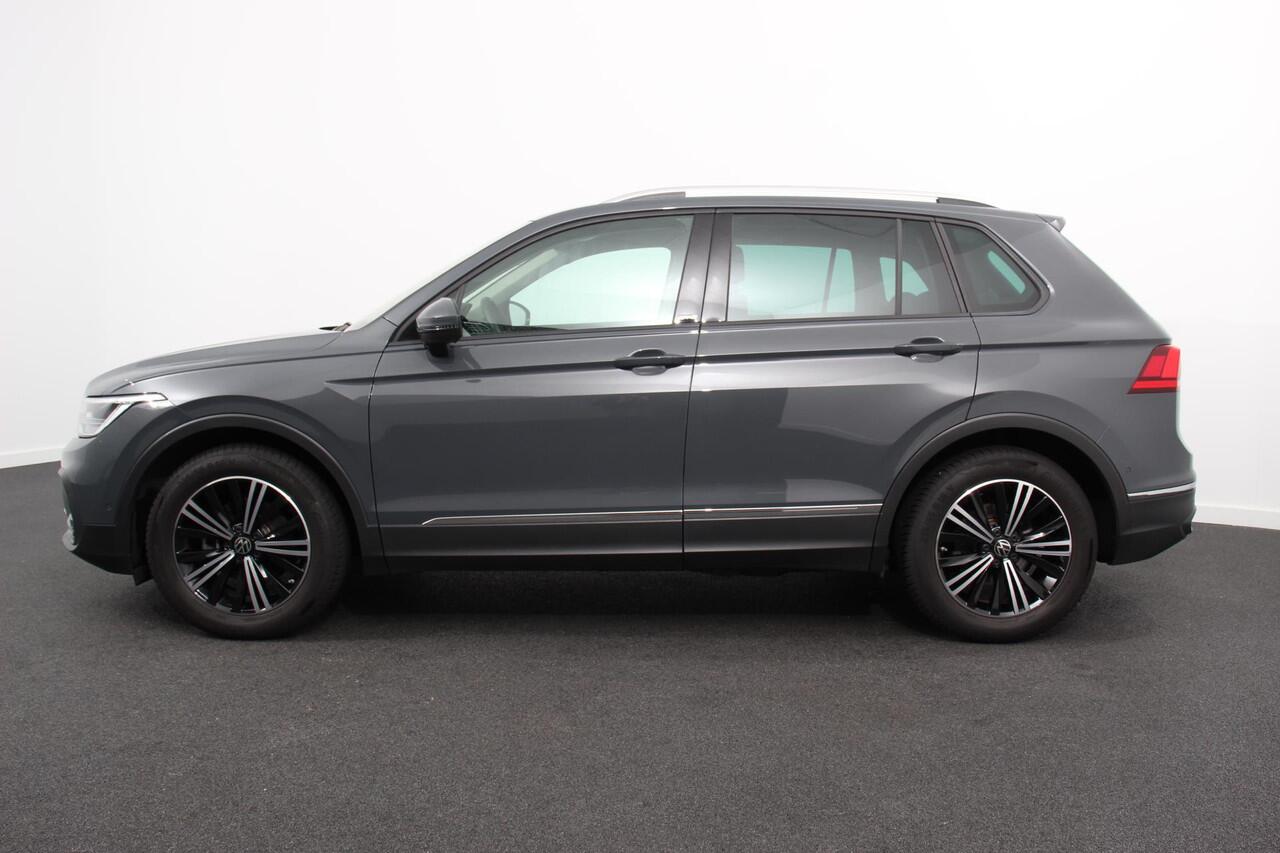 Volkswagen TIGUAN 1.5 TSI DSG Active | Navigatie | App connect Wireless | Adaptive Cruise Control | Travel Assist | Parkeersensoren | Camera | Park Assist | Stoel- en stuurverwarming | Elektrische achterklep | Virtual Cockpit | Inductielader