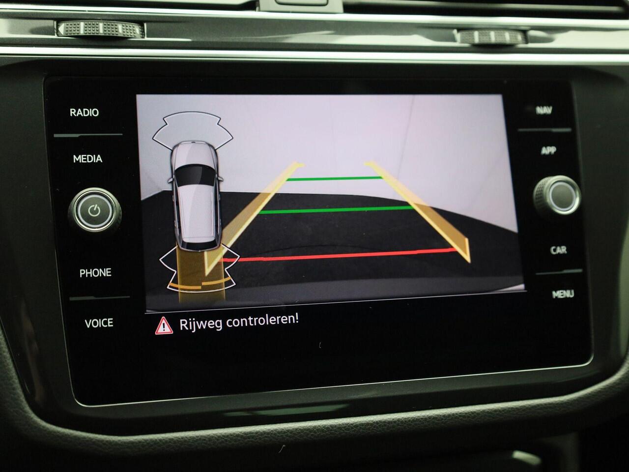 Volkswagen TIGUAN 1.5TSI/150PK Move DSG · Navigatie · Camera + Parkeersensoren · Apple/Android Car Play ·