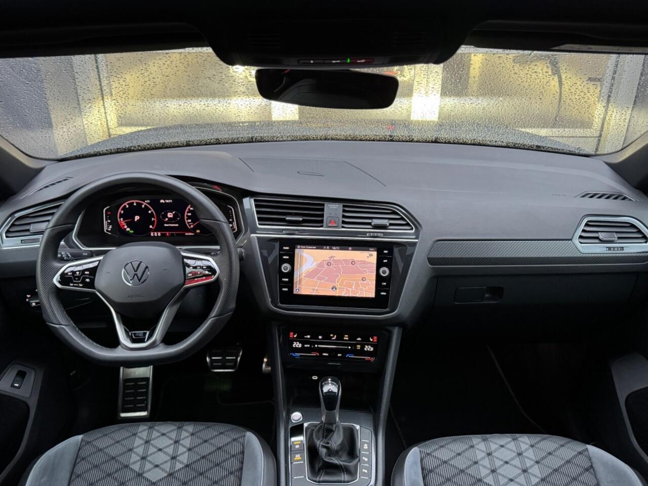 Volkswagen TIGUAN 1.5 TSI DSG R-LINE Black Style Panoramadak NL-auto 1e Eig.