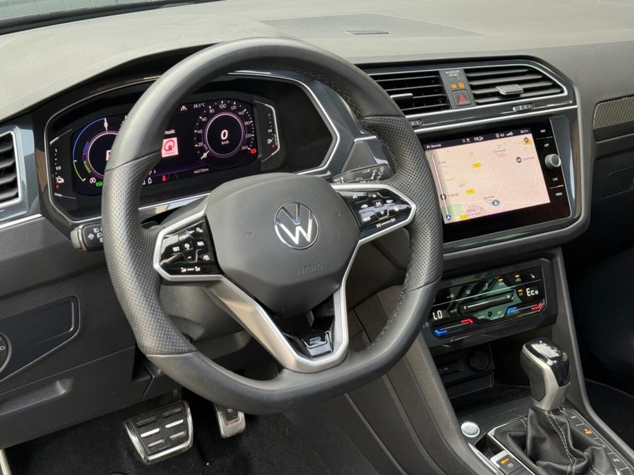 Volkswagen TIGUAN 1.4 TSI Hybrid R-Line Pano Trekhaak 20''