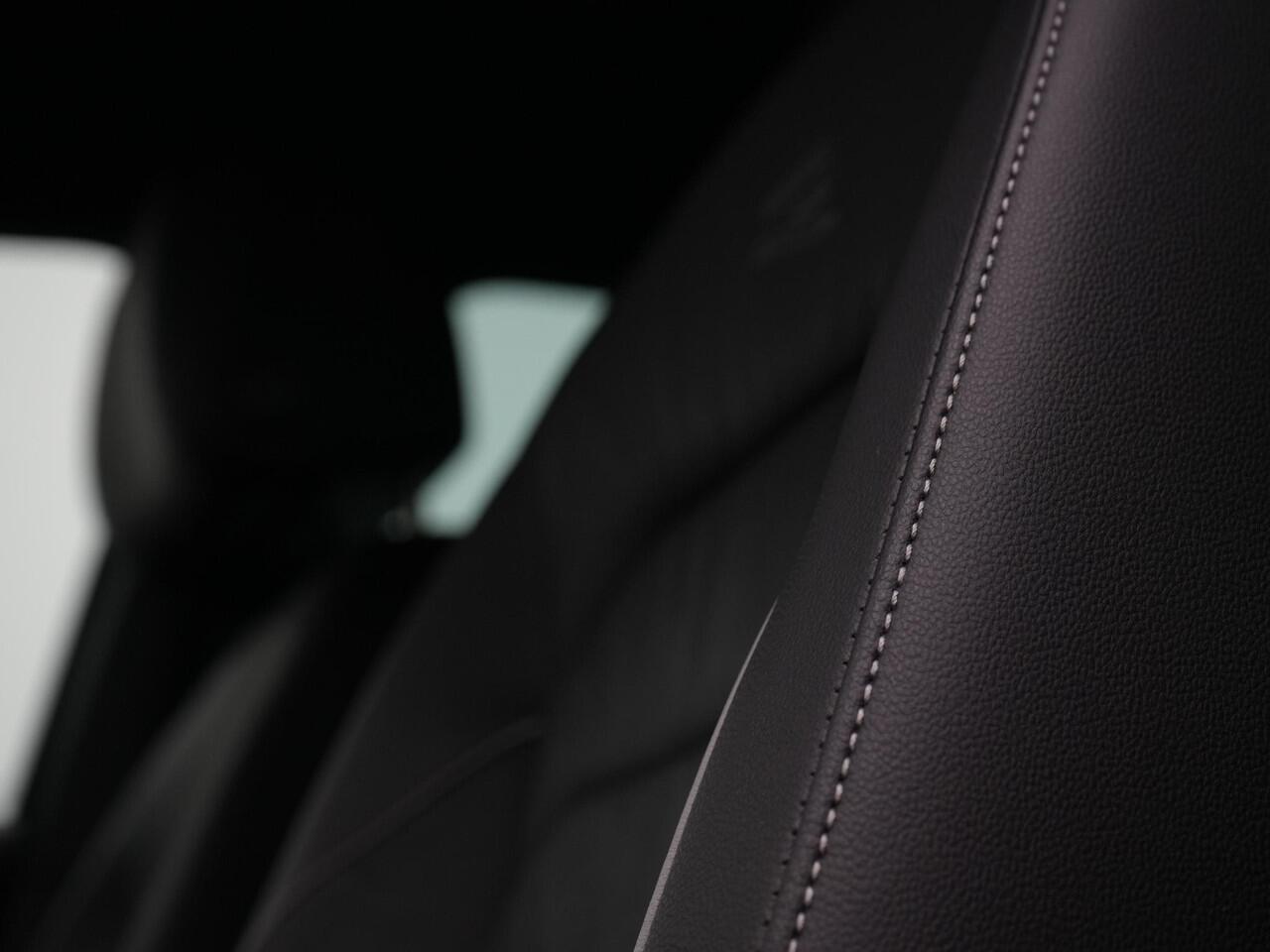 Volkswagen TIGUAN 1.4 TSI 245 pk DSG eHybrid R-Line Business+ | Panoramadak | Trekhaak | Leder | Geheugenstoelen | Rondomzicht camera | IQ Light | Stuur-/achterbankverwarming