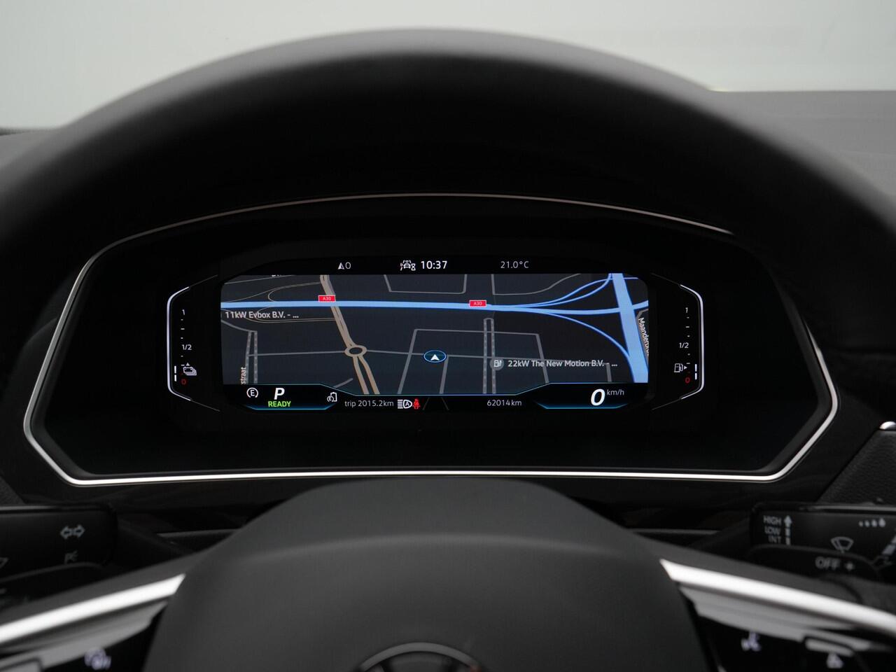 Volkswagen TIGUAN 1.4 TSI 245 pk DSG eHybrid R-Line Business+ | Panoramadak | Trekhaak | Leder | Geheugenstoelen | Rondomzicht camera | IQ Light | Stuur-/achterbankverwarming