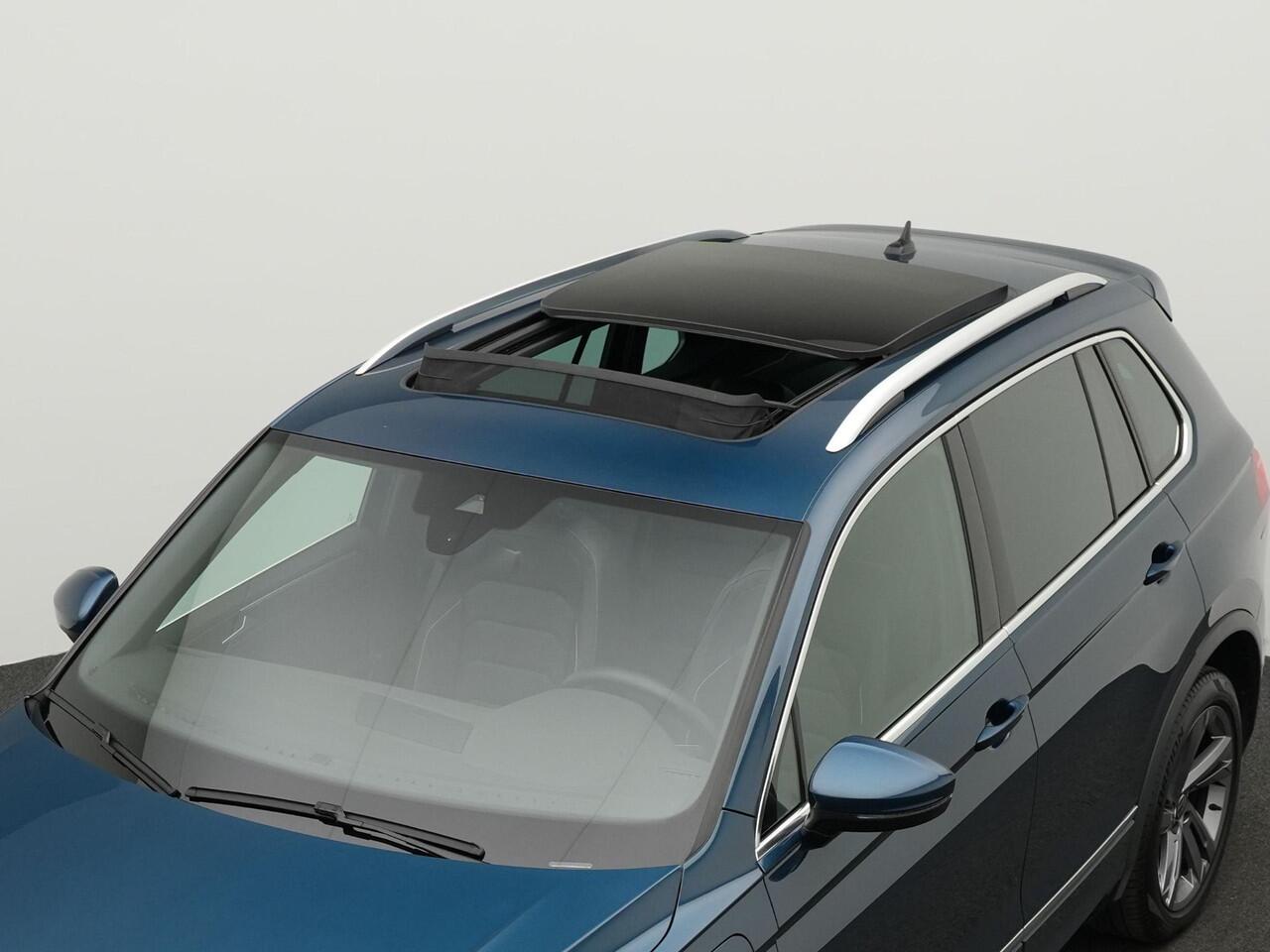 Volkswagen TIGUAN 1.4 TSI 245 pk DSG eHybrid R-Line Business+ | Panoramadak | Trekhaak | Leder | Geheugenstoelen | Rondomzicht camera | IQ Light | Stuur-/achterbankverwarming