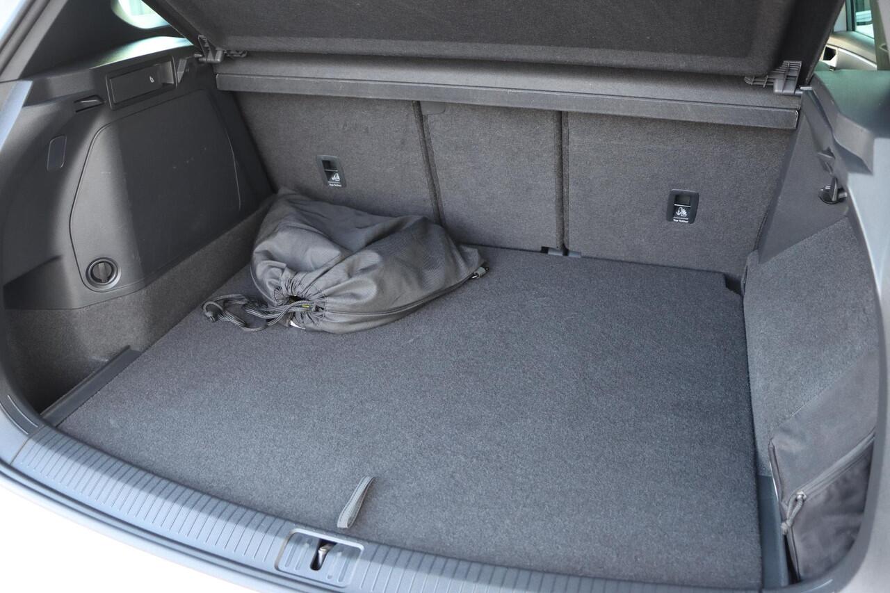 Volkswagen TIGUAN 1.4 TSI eHybrid R-Line Business + 245pk DSG6 | IQ. Drive | Carplay | Camera | Parkassist