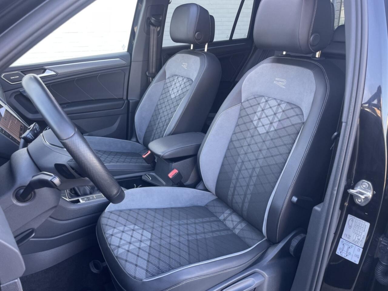 Volkswagen TIGUAN 1.5 TSI 3X R-Line Black *IQ Light* PANO