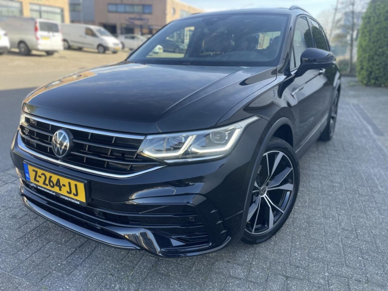 Volkswagen TIGUAN 1.5 TSI 3X R-Line Black *IQ Light* PANO