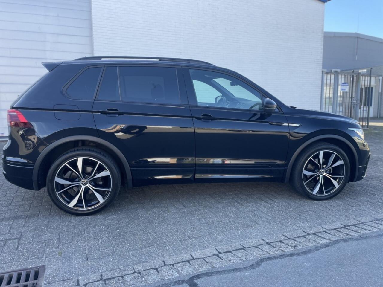 Volkswagen TIGUAN 1.5 TSI 3X R-Line Black *IQ Light* PANO