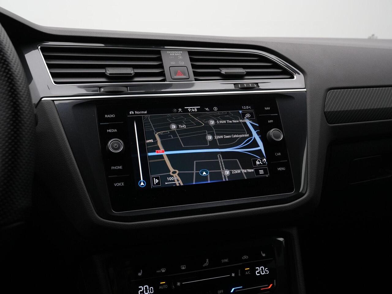 Volkswagen TIGUAN 1.4 TSI eHybrid 245 pk R-Line Business | Panoramadak | Trekhaak | Adaptief onderstel | IQ Light | Stuur-/stoelverwarming