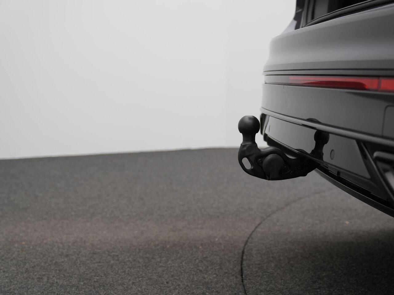 Volkswagen TIGUAN 1.4 TSI eHybrid 245 pk R-Line Business | Panoramadak | Trekhaak | Adaptief onderstel | IQ Light | Stuur-/stoelverwarming