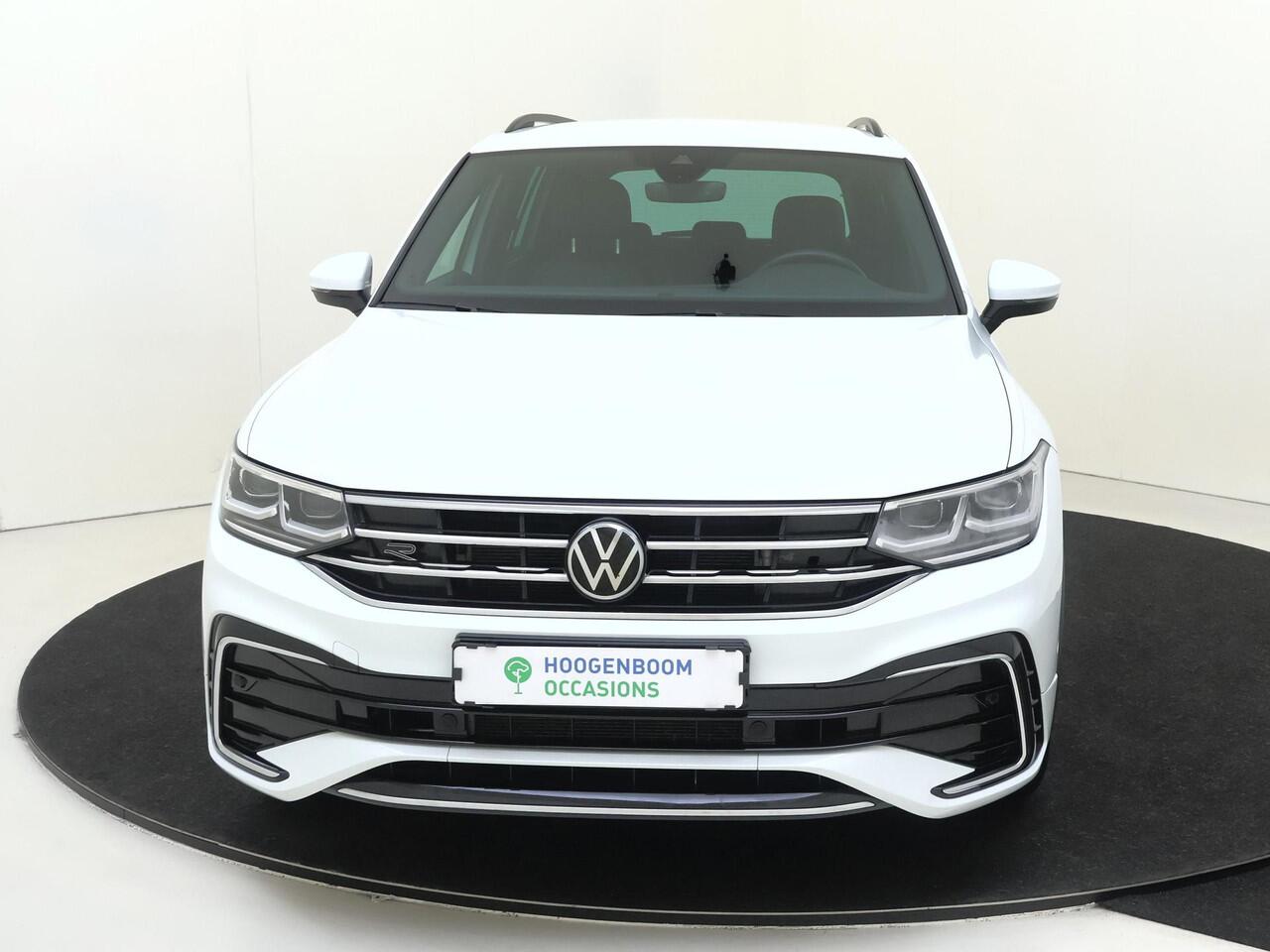 Volkswagen TIGUAN 1.4 TSI eHybrid R-Line Business | Achteruitrijcamera | 3-zone airco | LED matrix verlichting | Adaptieve cruise control | Dodehoek detectie | Keyless | CarPlay | Digital cockpit |