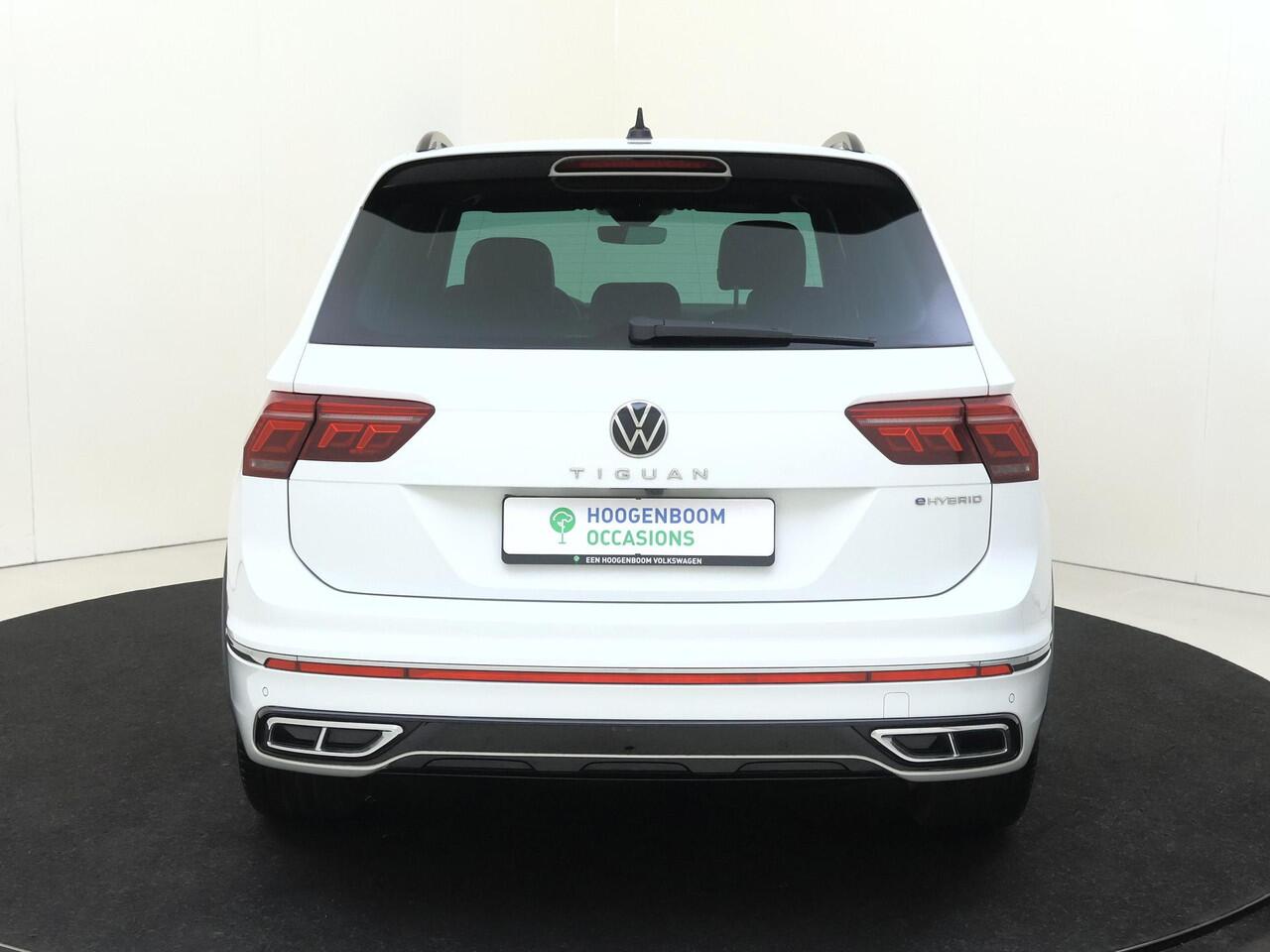 Volkswagen TIGUAN 1.4 TSI eHybrid R-Line Business | Achteruitrijcamera | 3-zone airco | LED matrix verlichting | Adaptieve cruise control | Dodehoek detectie | Keyless | CarPlay | Digital cockpit |