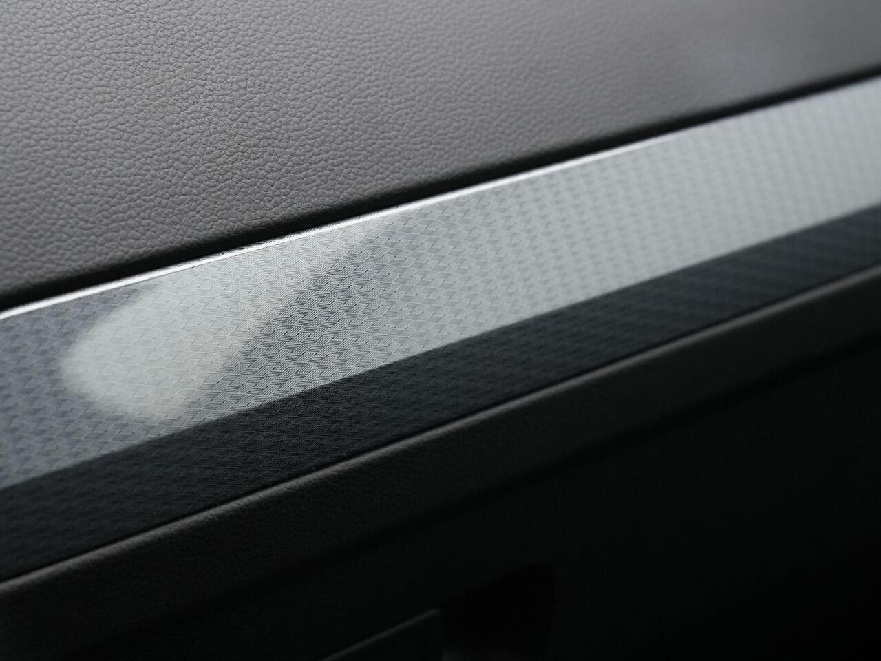 Volkswagen TIGUAN 1.4 TSI eHybrid 245 pk Life Business | Stuur-/stoelverwarming | Achteruitrijcamera | Adaptive Cruise | Navigatie