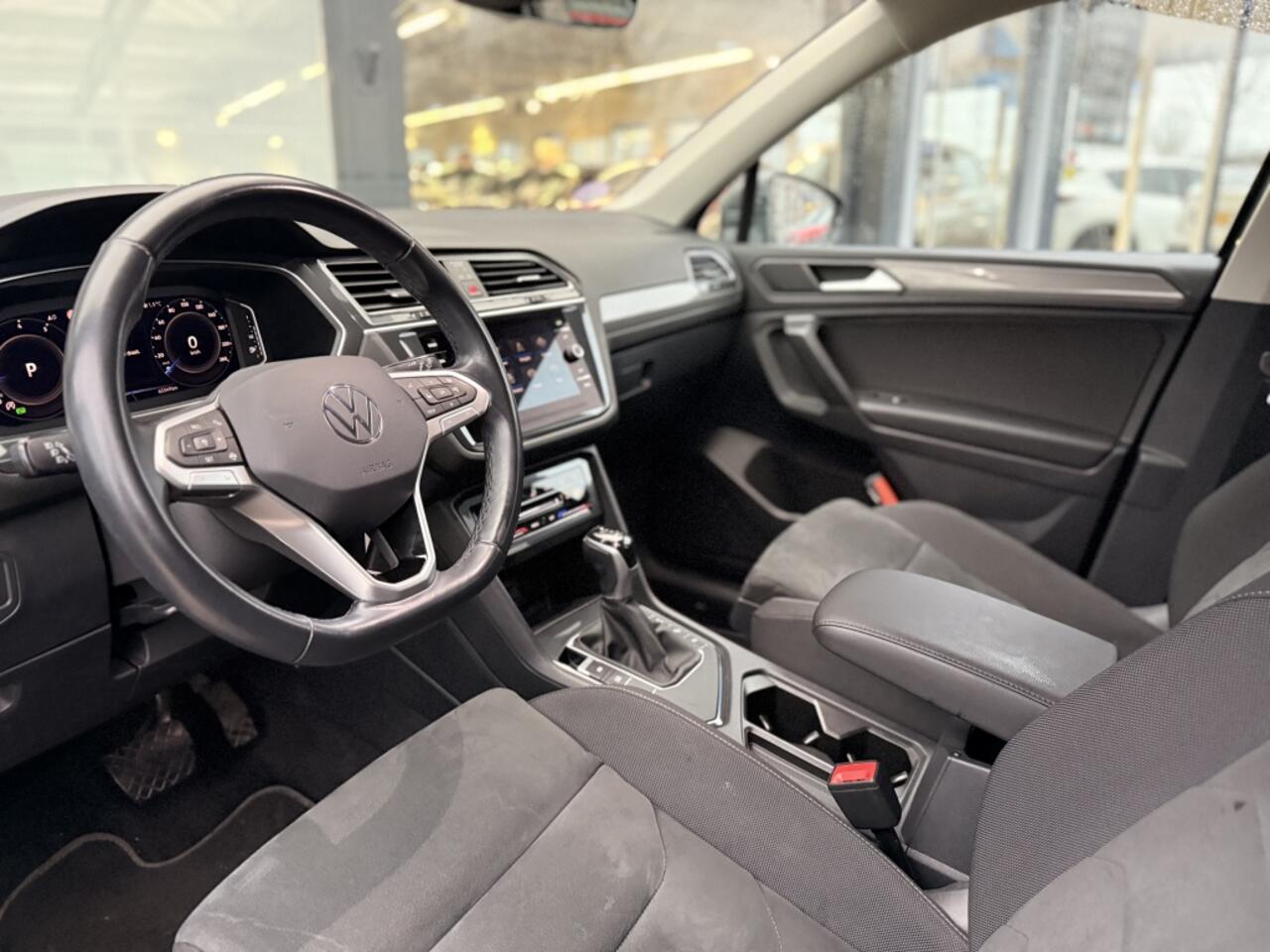 Volkswagen TIGUAN Allspace 1.5 TSI Life Business | Virtual Cockpit | Trekhaak | Navigatie